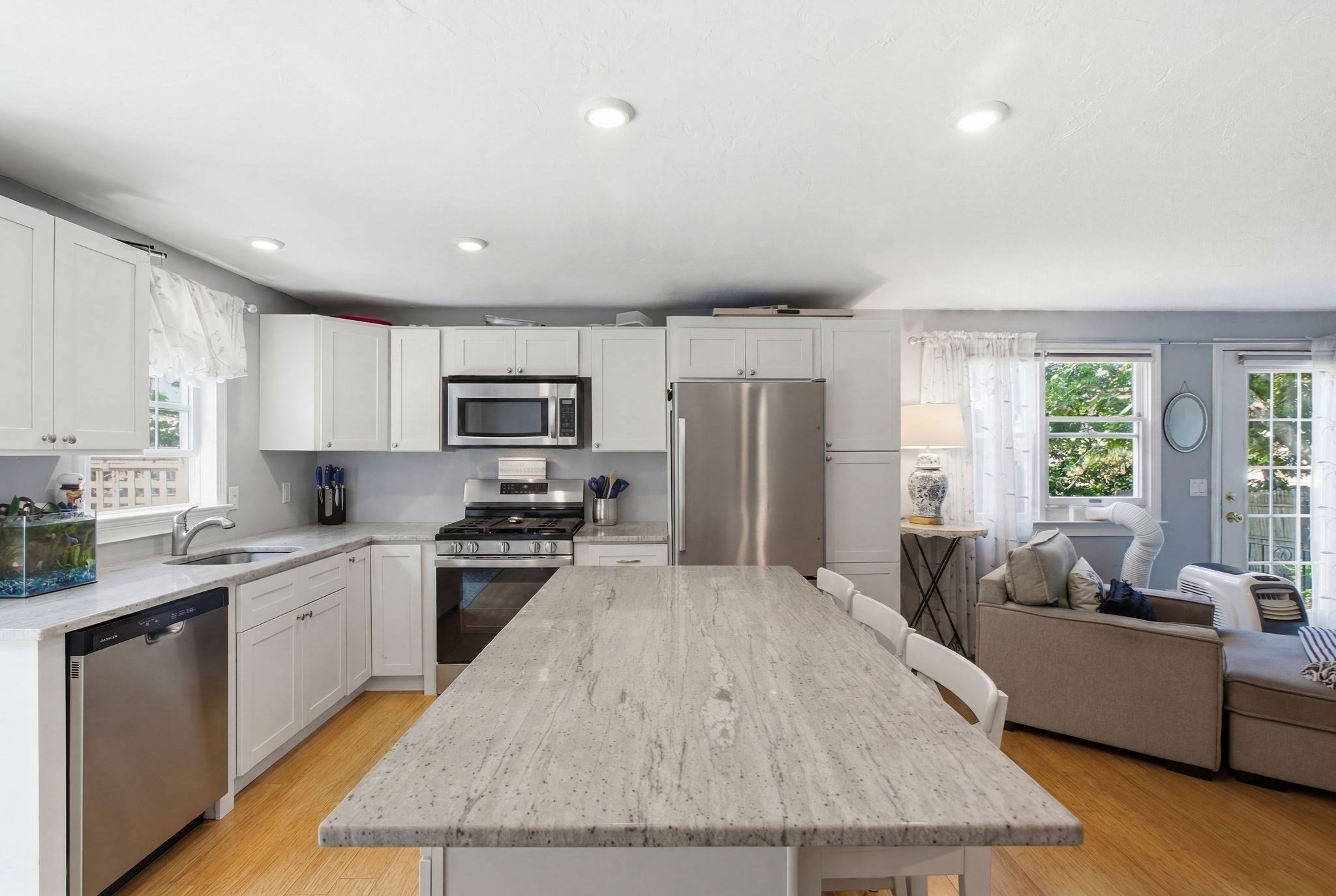 15 Commercial Street Property Photo 8