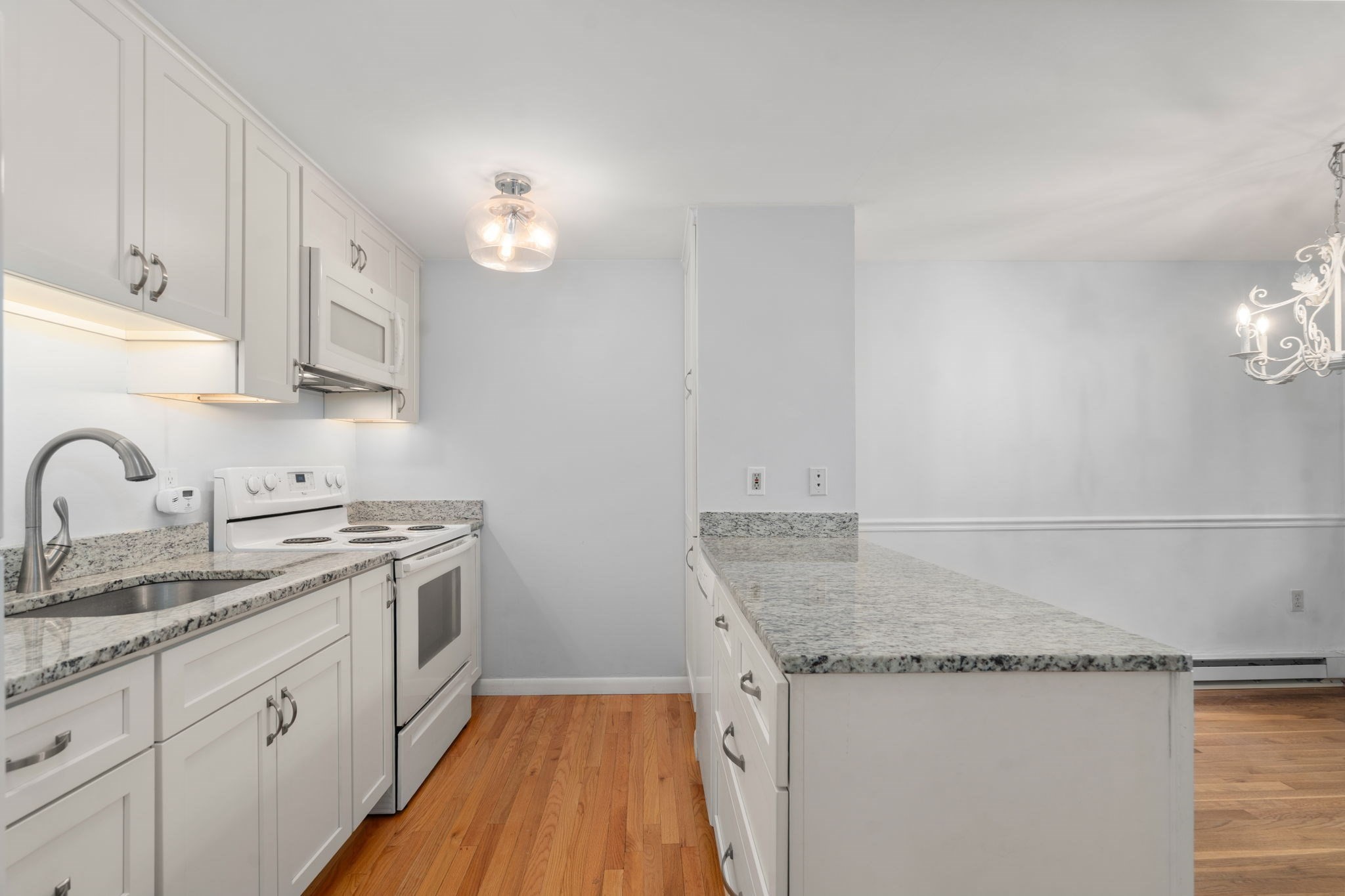 60 Lake St Property Photo 4