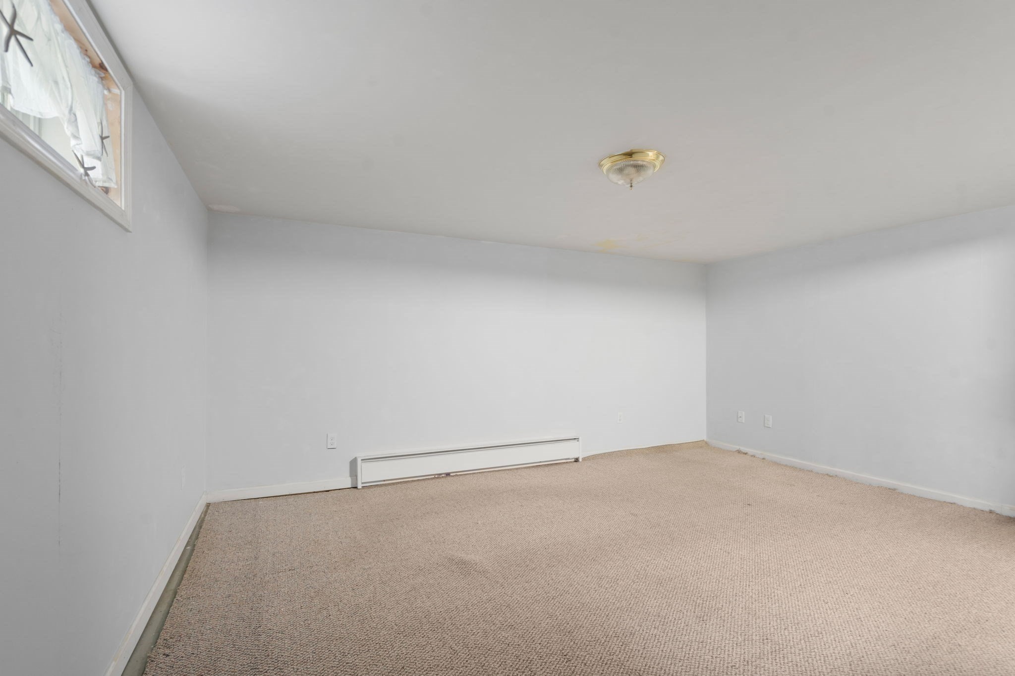 60 Lake St Property Photo 12