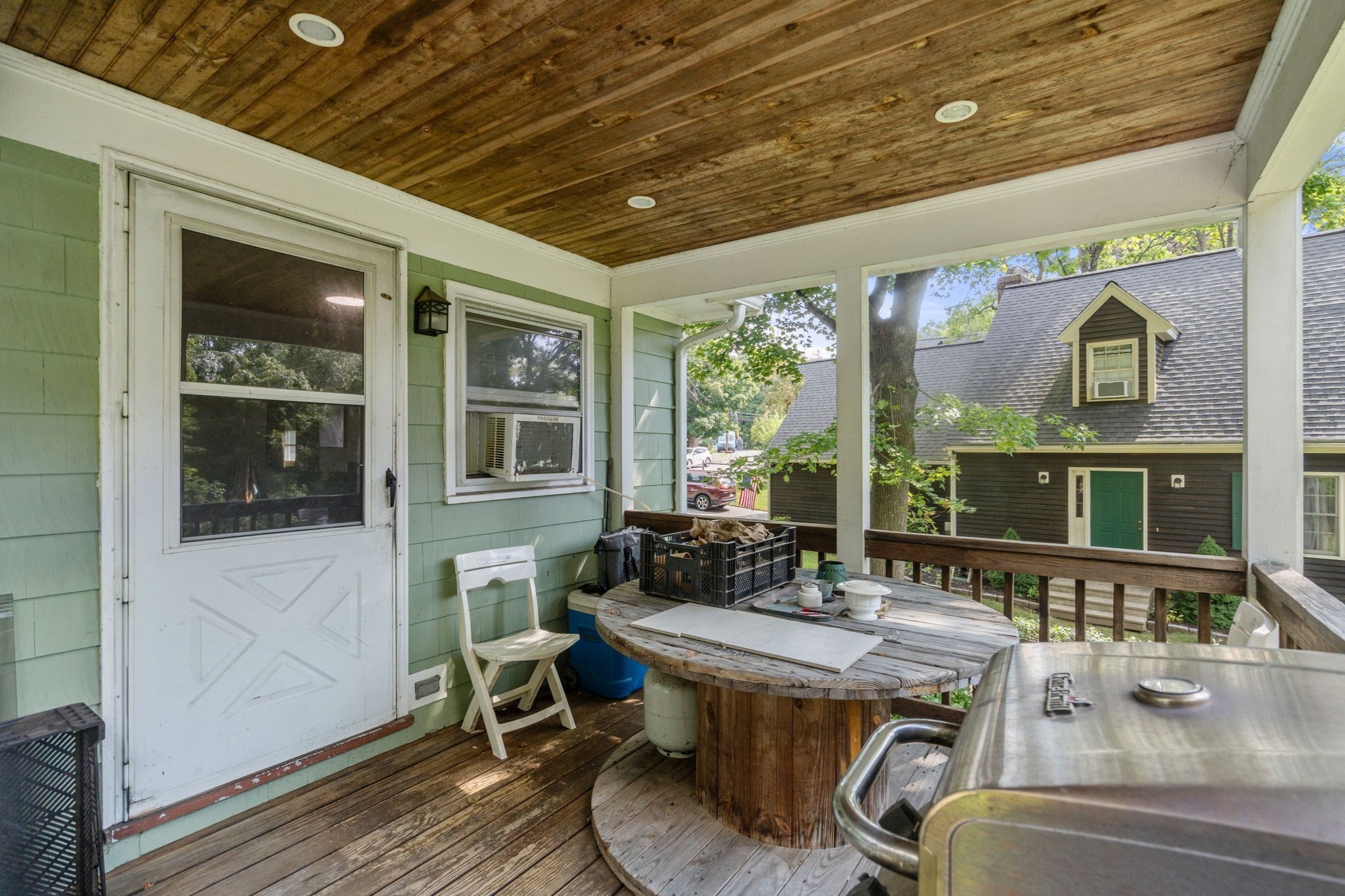 10 Everett St Property Photo 3