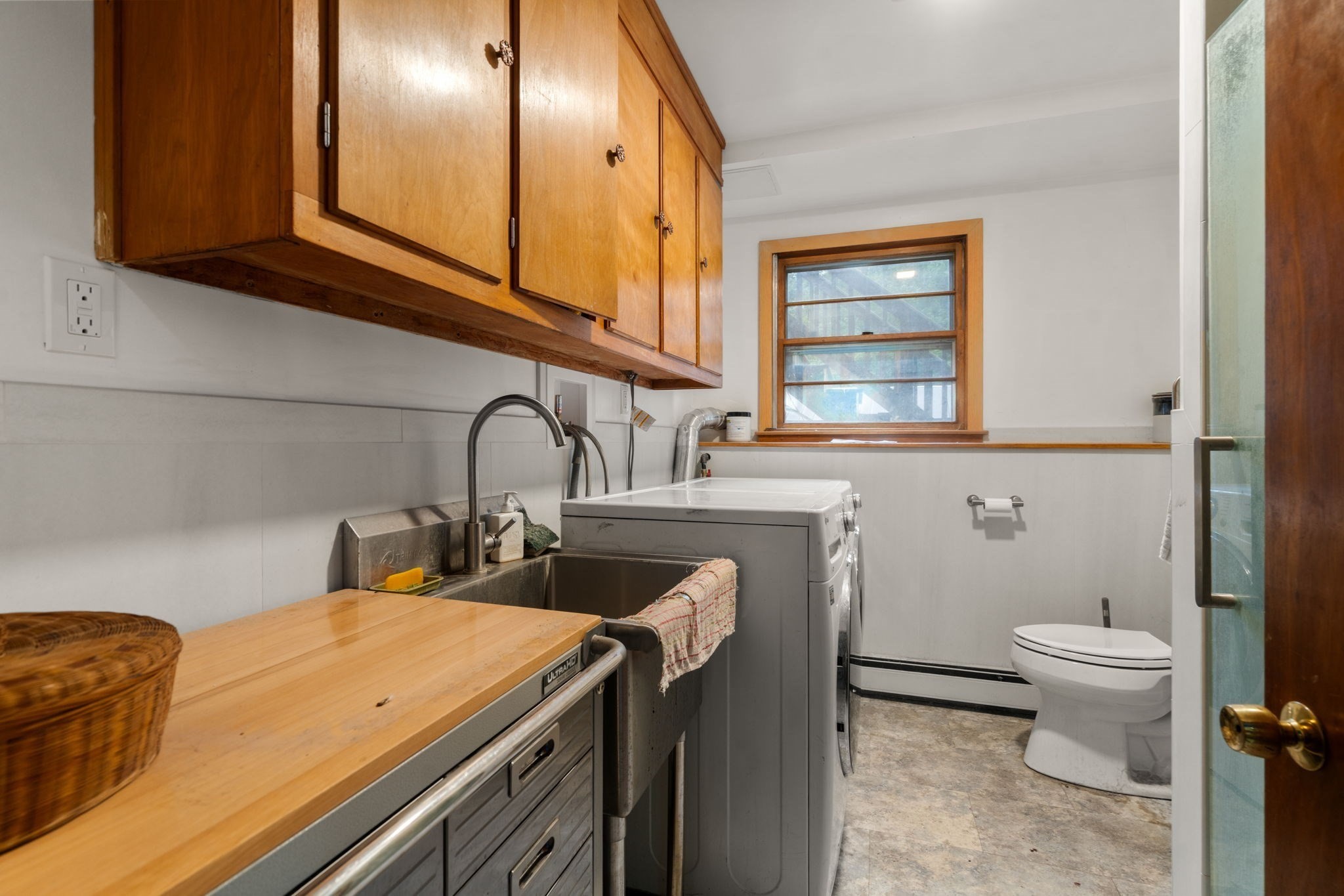 10 Everett St Property Photo 8