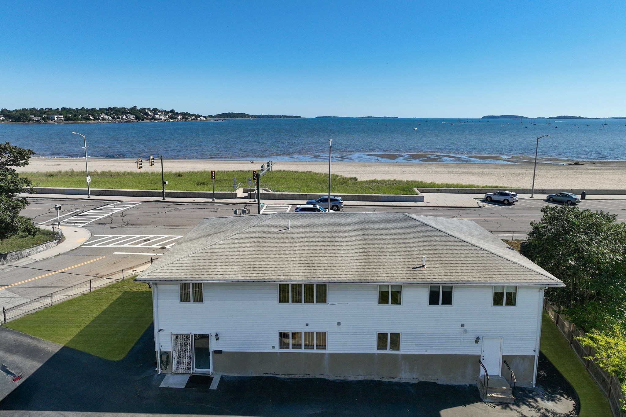 531 Quincy Shore Drive Property Photo 5