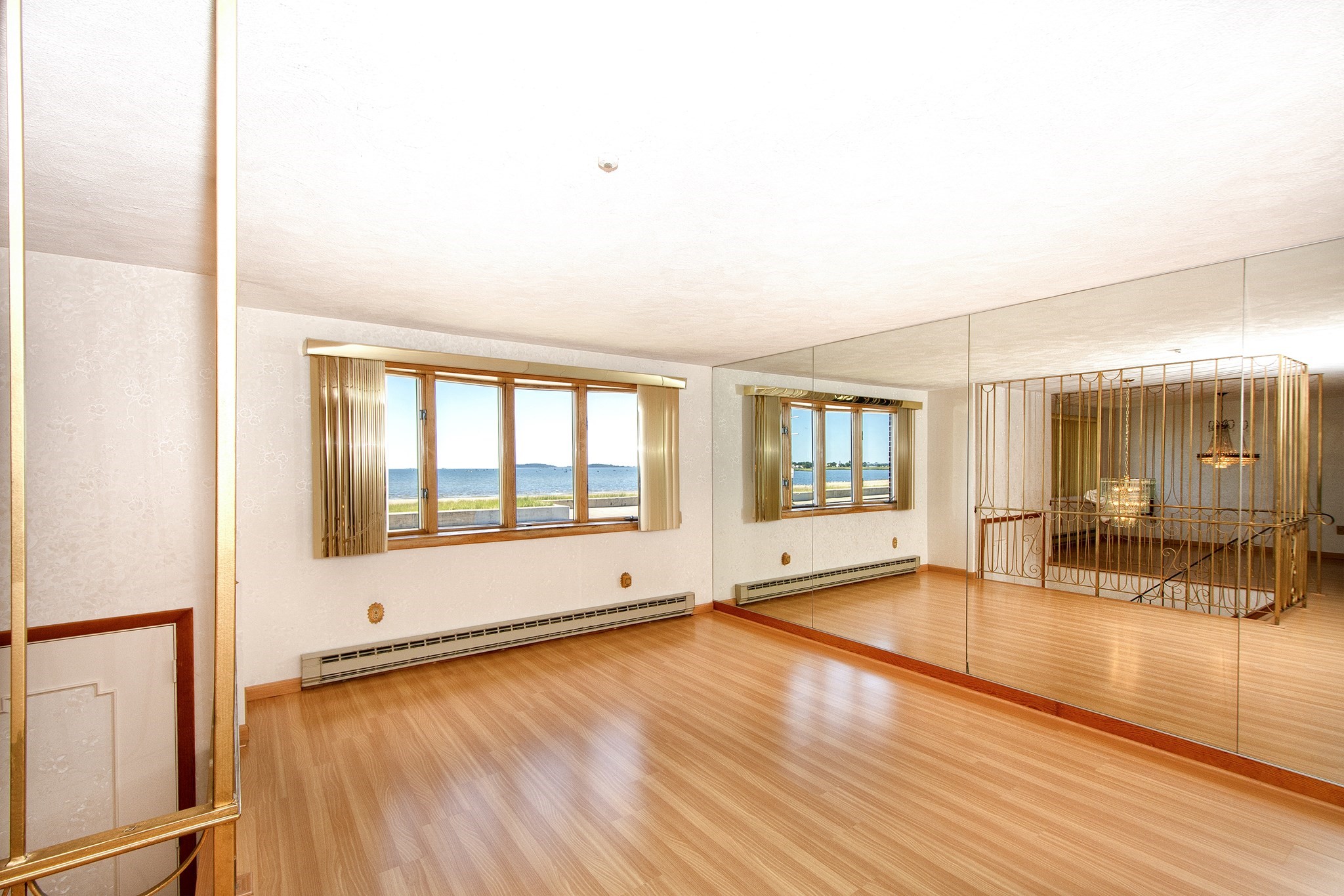 531 Quincy Shore Drive Property Photo 9