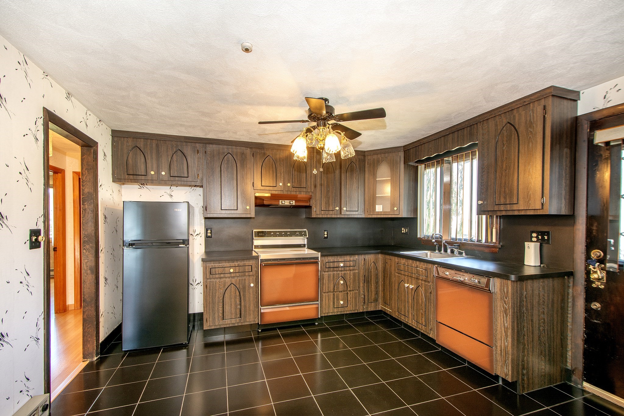 531 Quincy Shore Drive Property Photo 14
