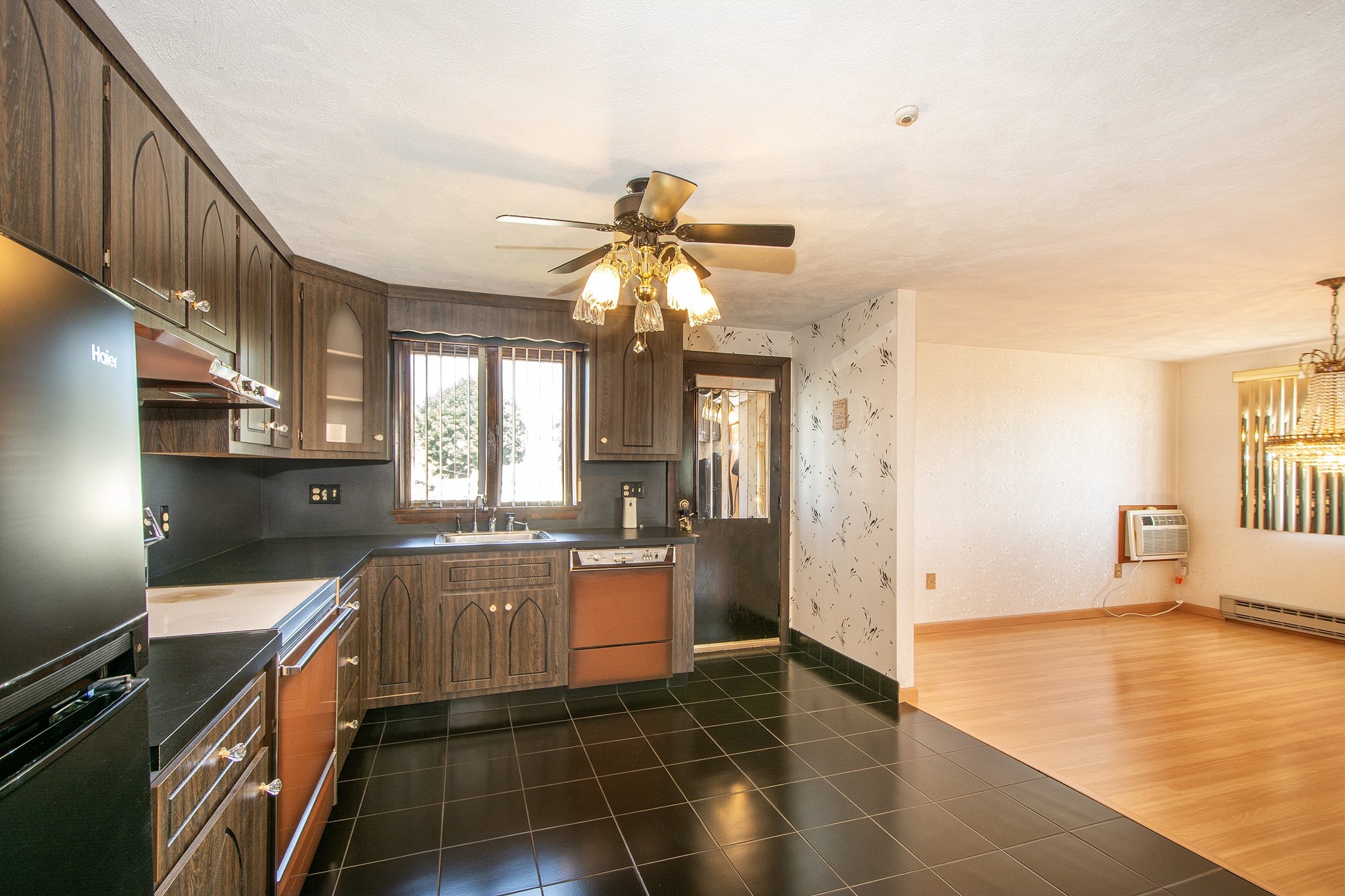 531 Quincy Shore Drive Property Photo 16