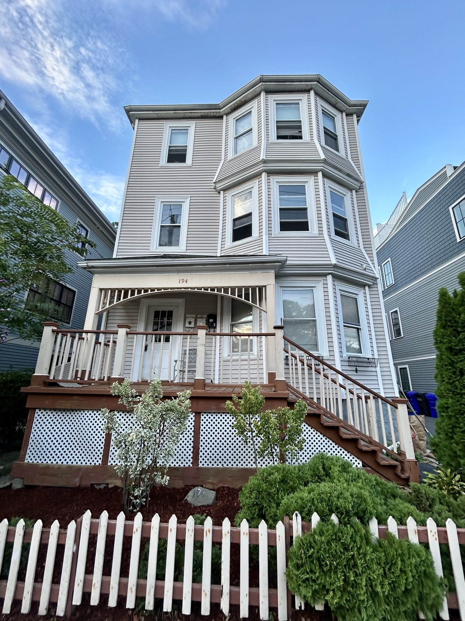 194 Boylston St Property Photo 2