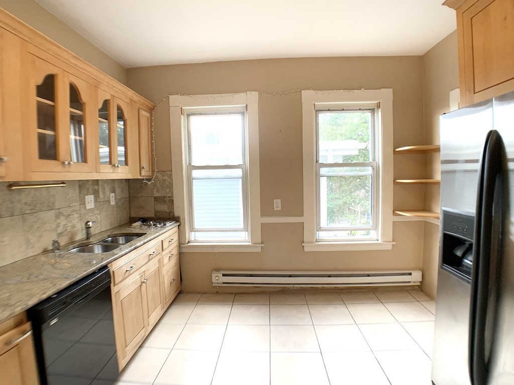 194 Boylston St Property Photo 3