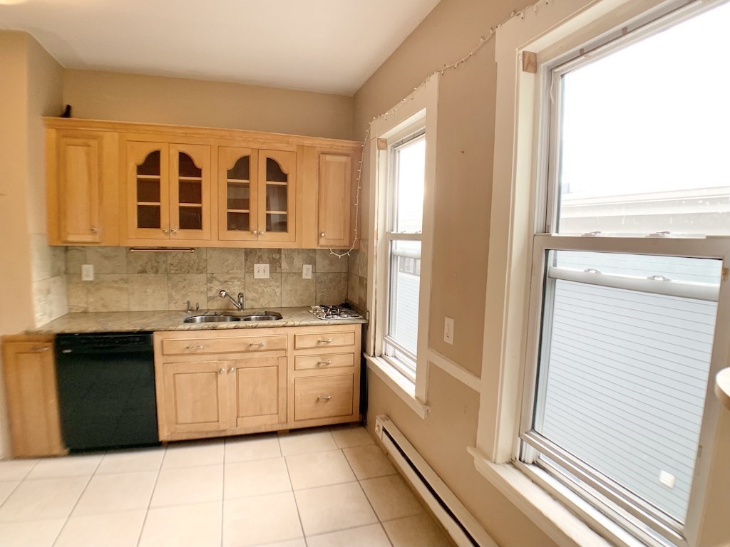 194 Boylston St Property Photo 4