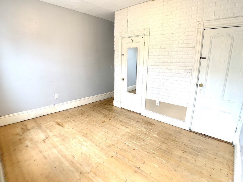 194 Boylston St Property Photo 9