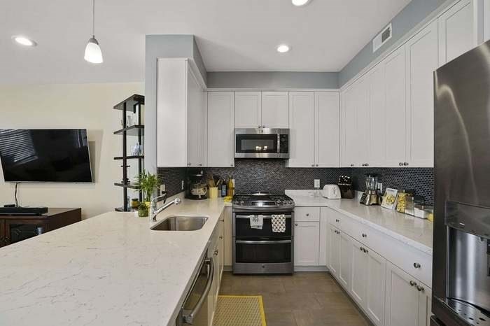 70 Endicott Street # 1003 Property Photo 1