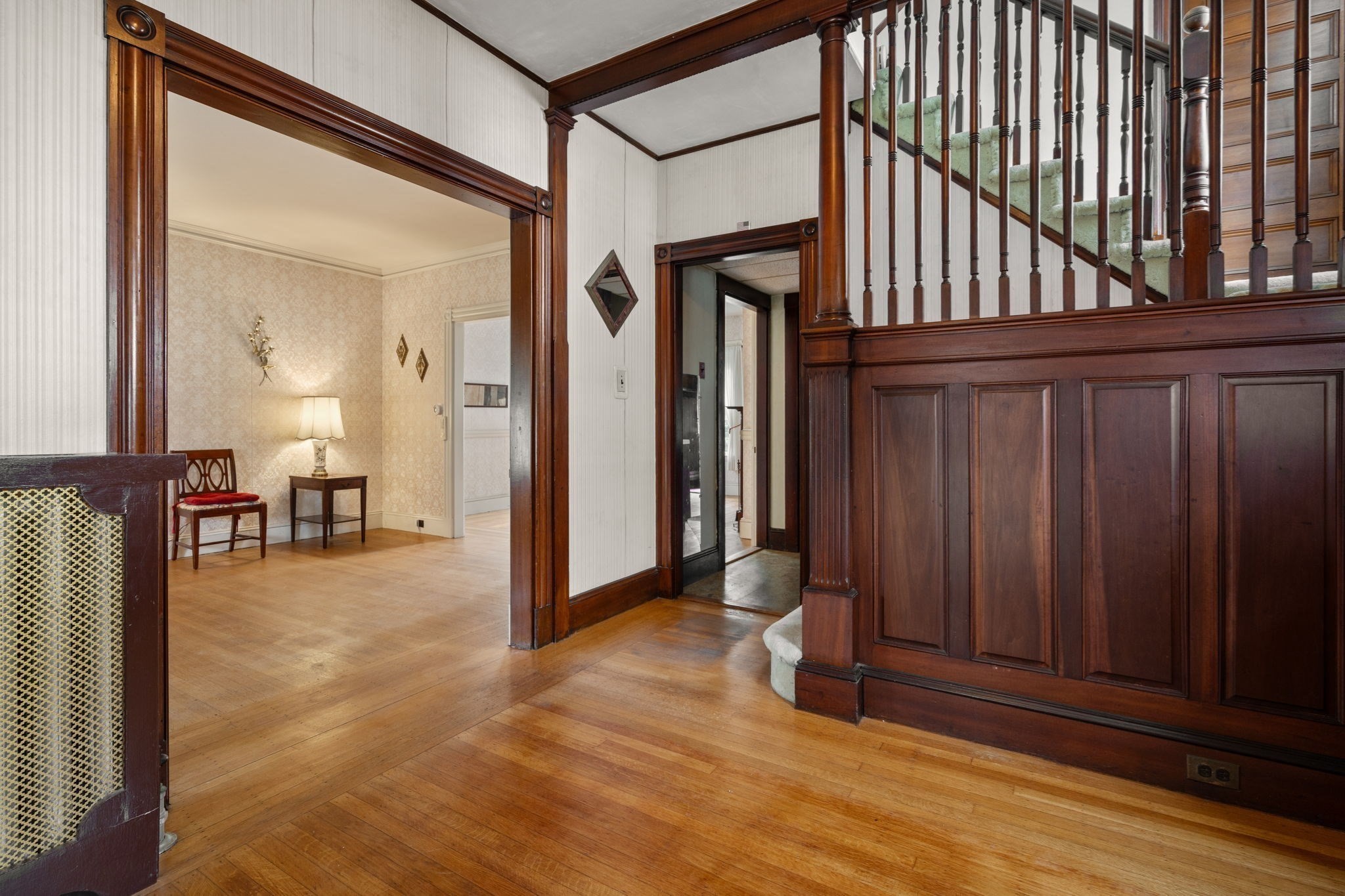 42 Bigelow St Property Photo 6