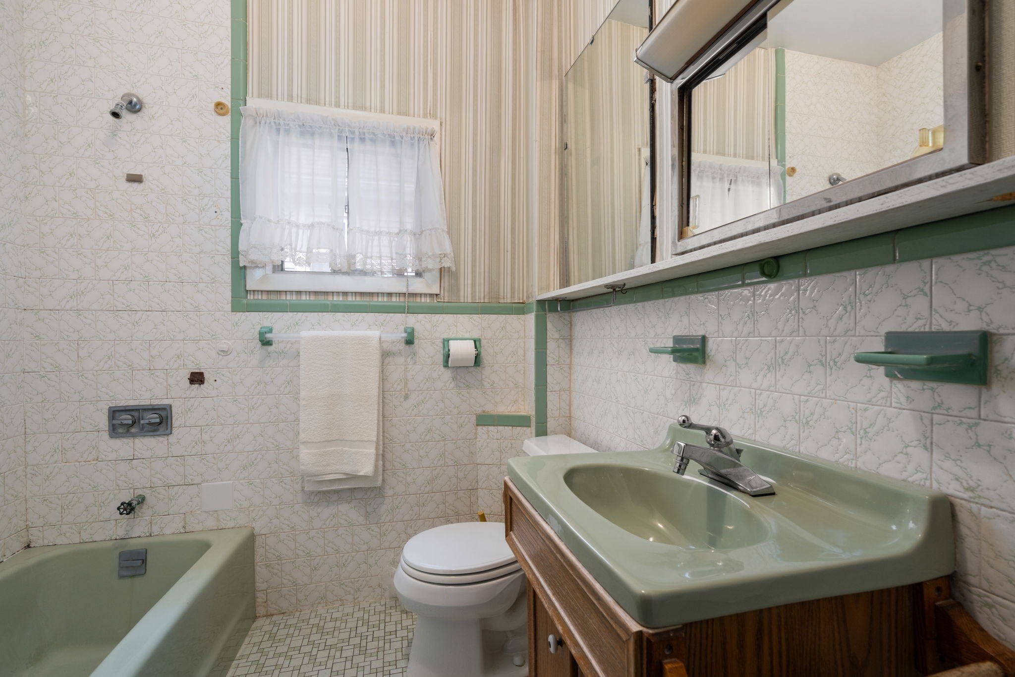 42 Bigelow St Property Photo 29
