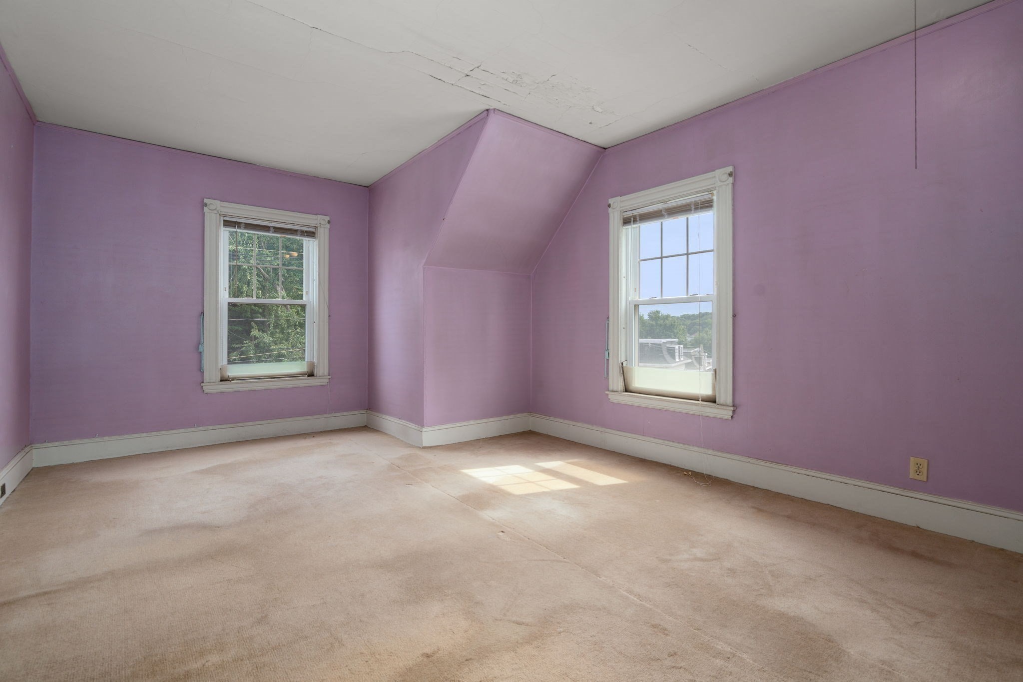42 Bigelow St Property Photo 31