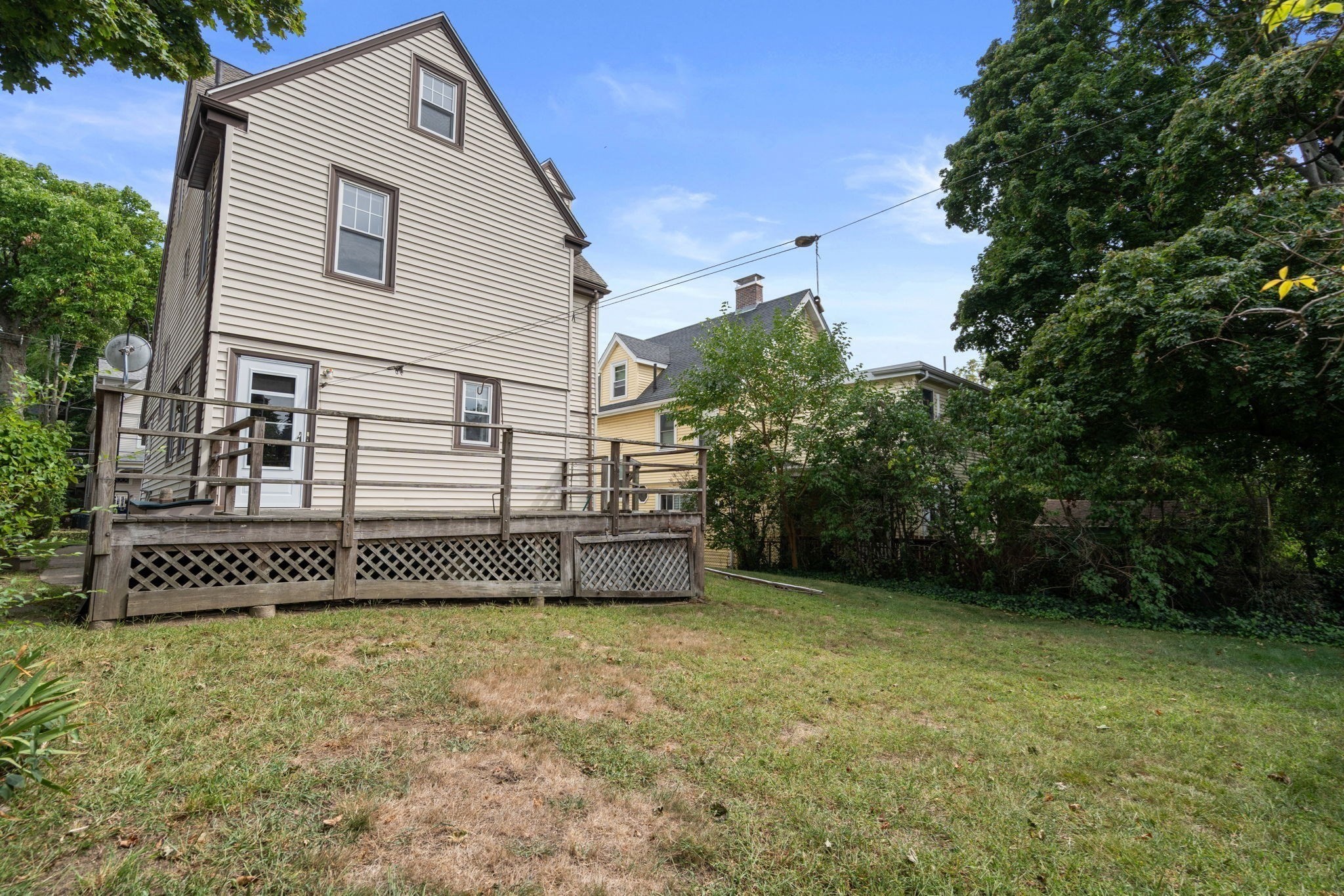 42 Bigelow St Property Photo 32