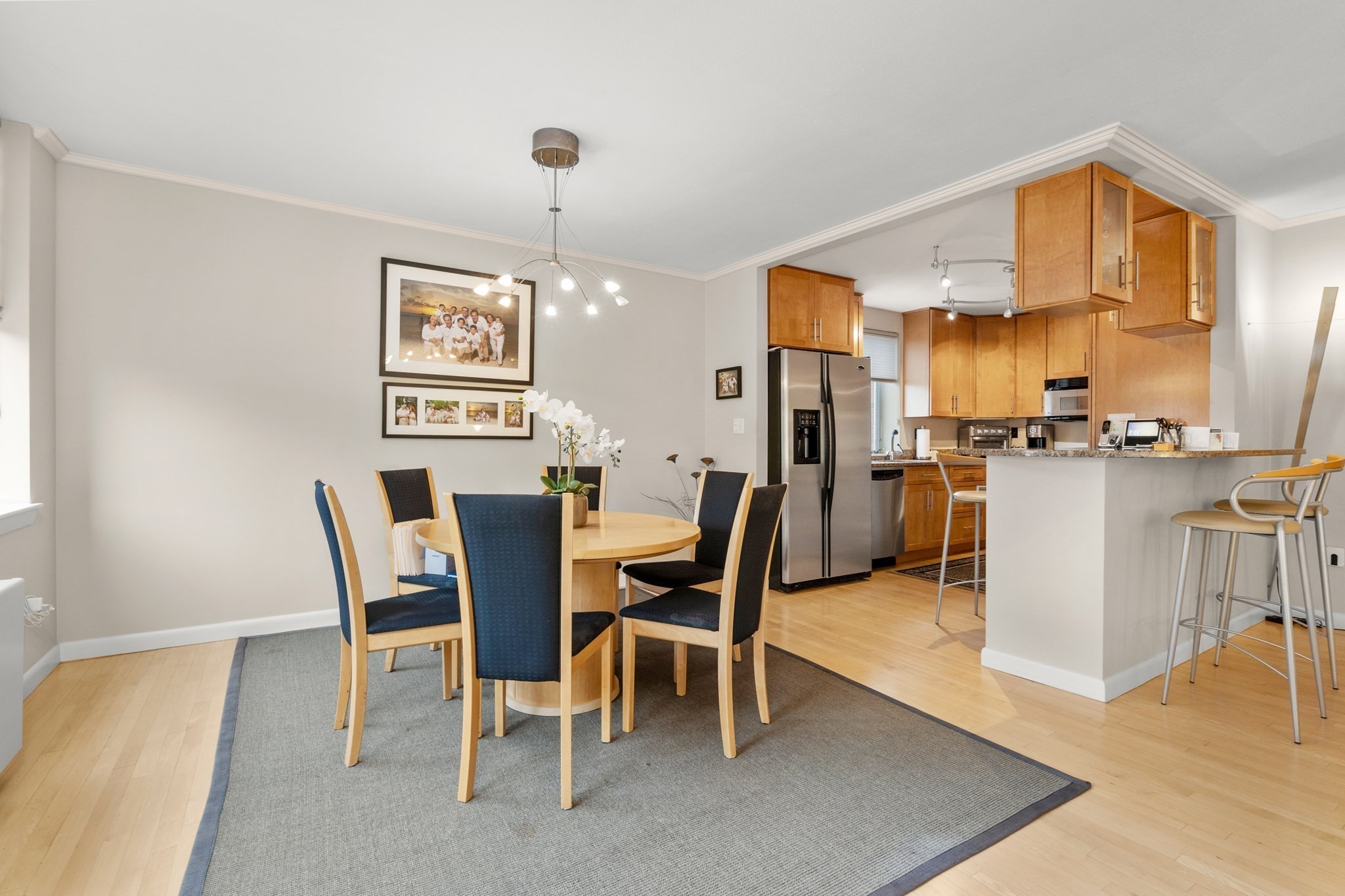 20 Hammond Pond Pkwy # 504 Property Photo 5