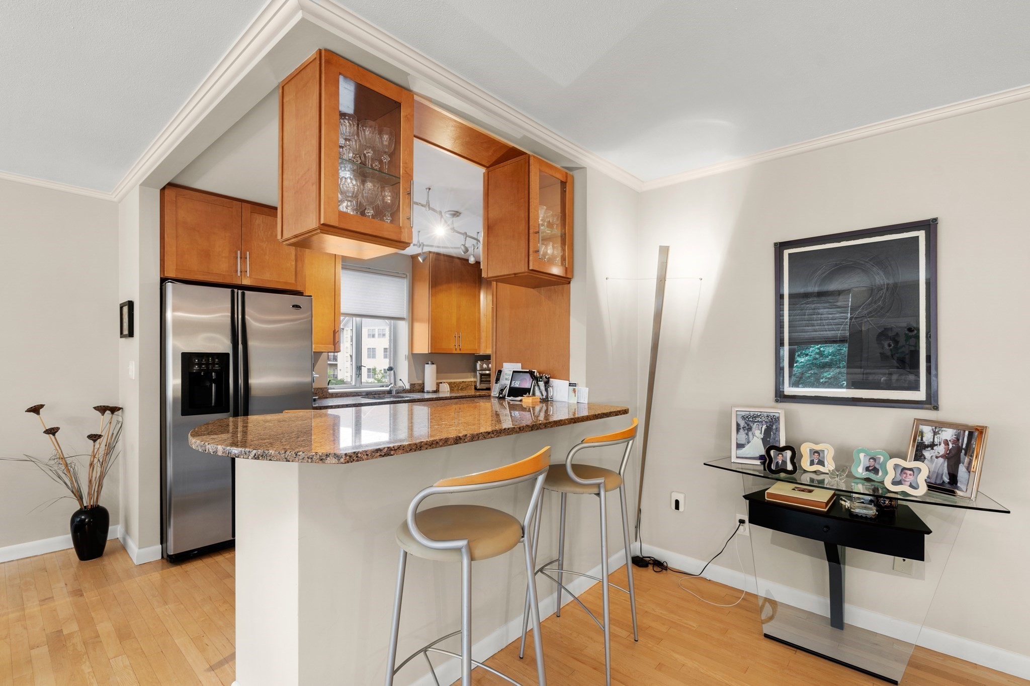 20 Hammond Pond Pkwy # 504 Property Photo 6
