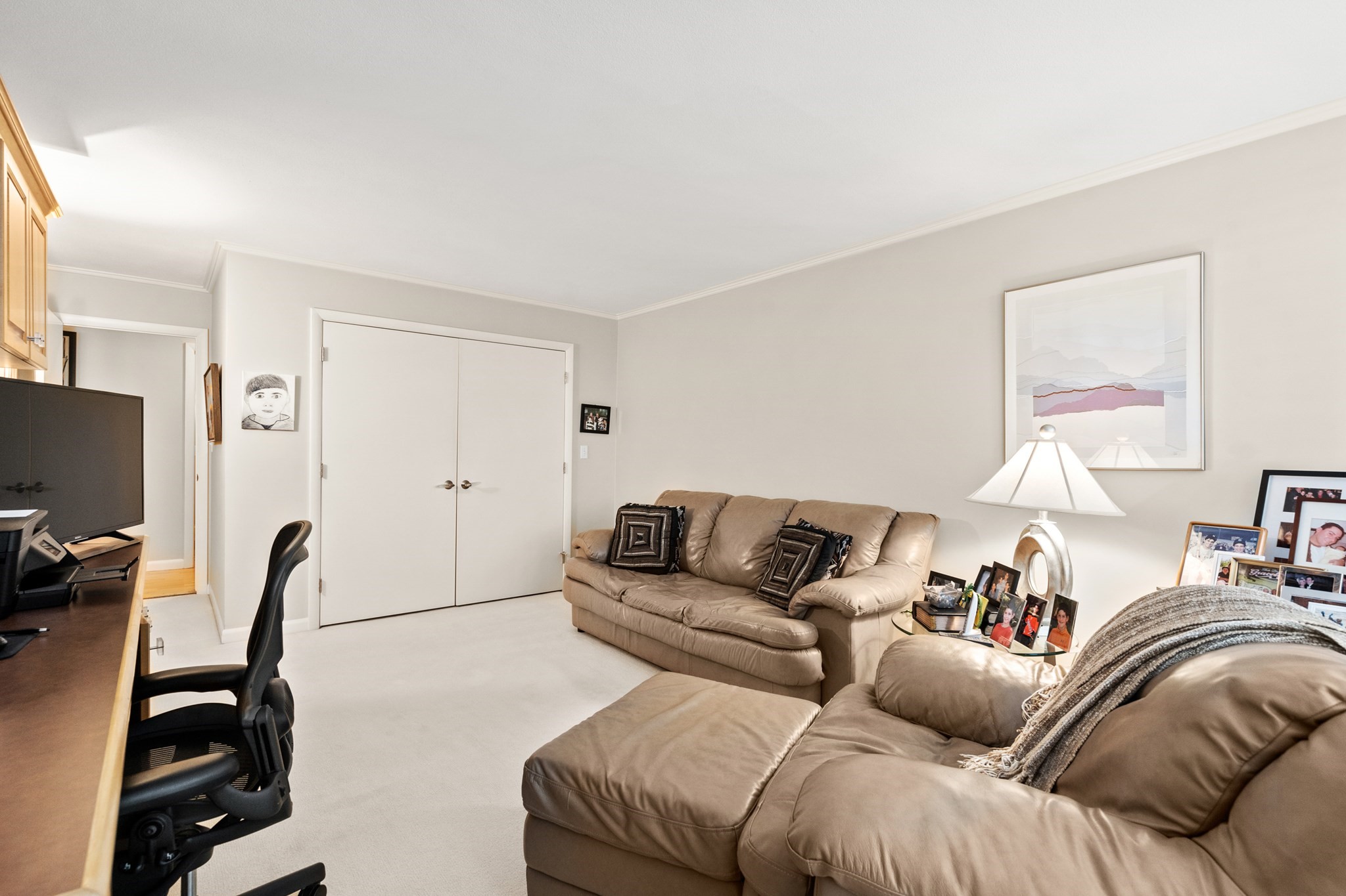 20 Hammond Pond Pkwy # 504 Property Photo 14