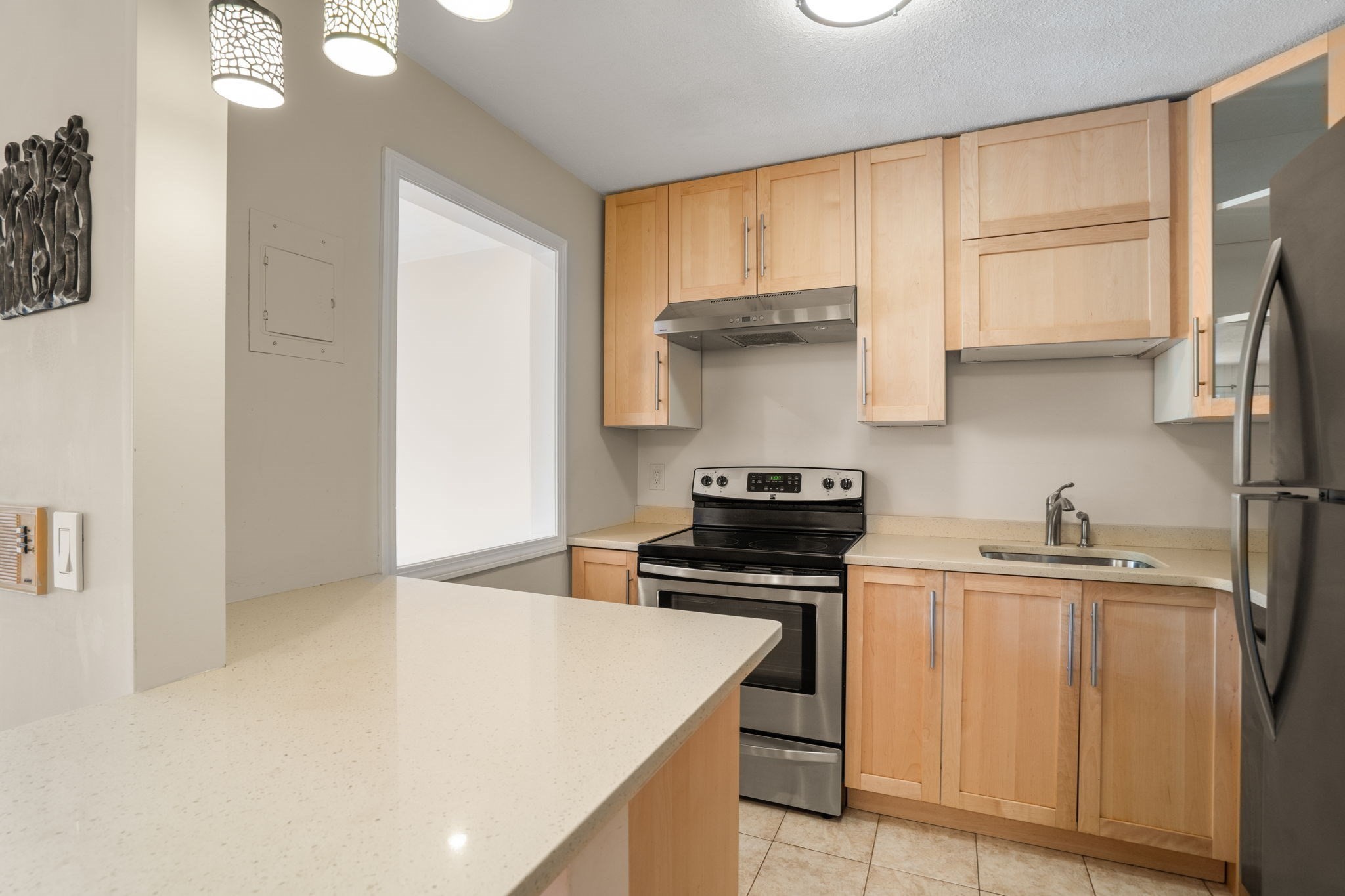 655 Saw Mill Brook Parkway # 20 Property Photo 4