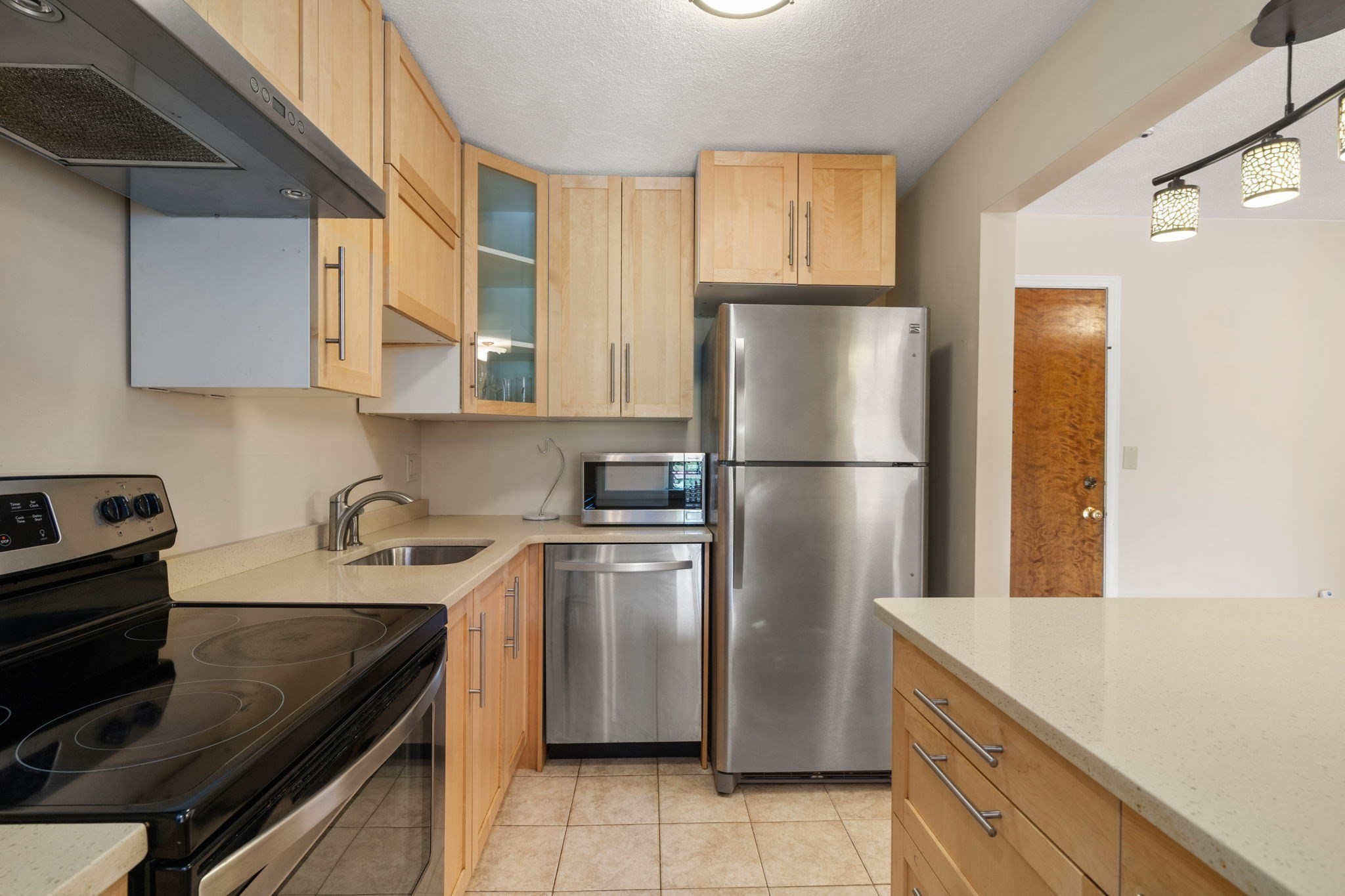 655 Saw Mill Brook Parkway # 20 Property Photo 5