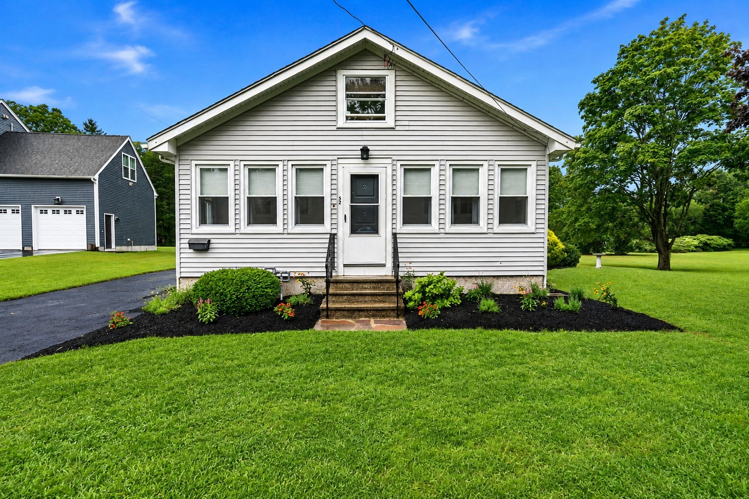 52 Calef Ave Property Photo 1