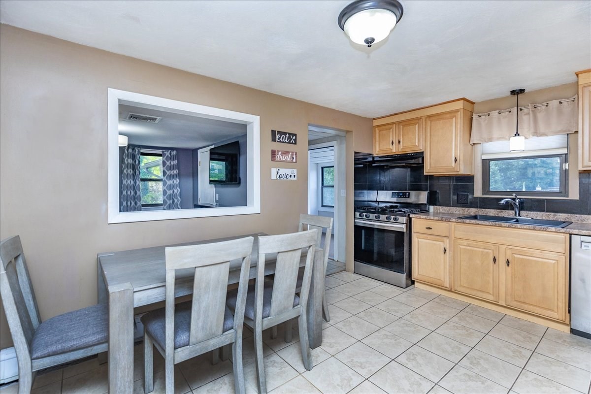 8 Judith Road Property Photo 10
