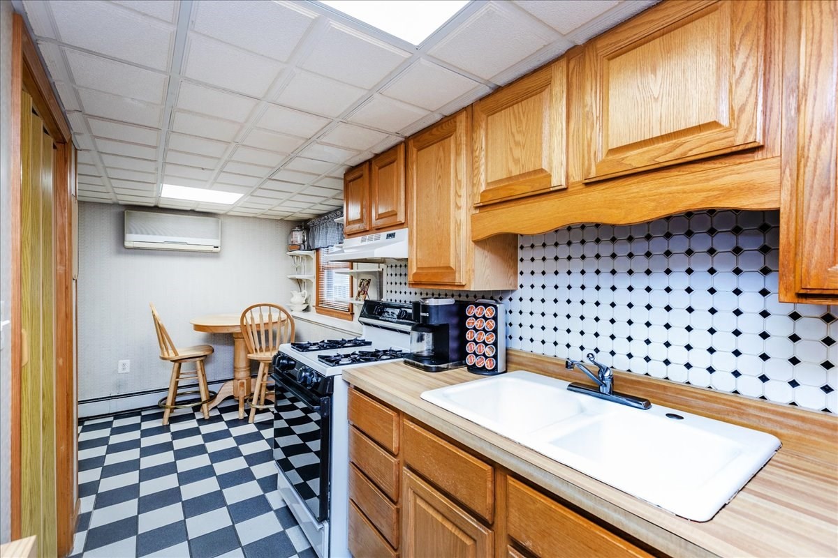 8 Judith Road Property Photo 32