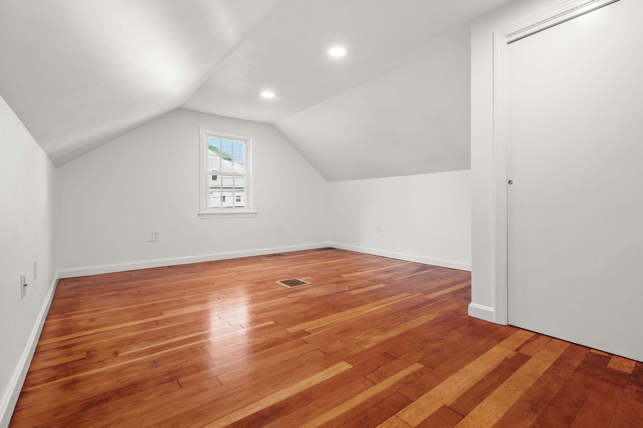 26 Elliott St Property Photo 10