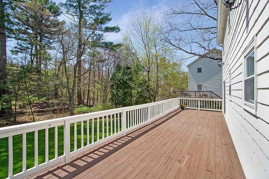 7 Sunnyside Ave Property Photo 2