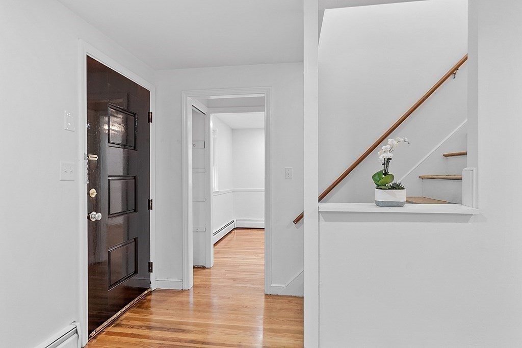 7 Sunnyside Ave Property Photo 4