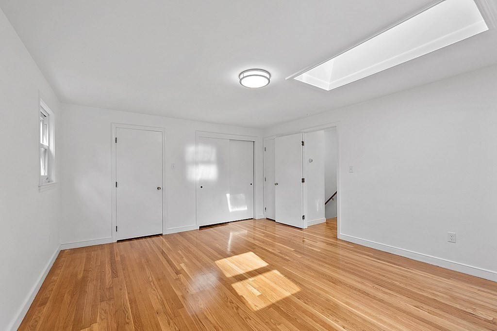 7 Sunnyside Ave Property Photo 13