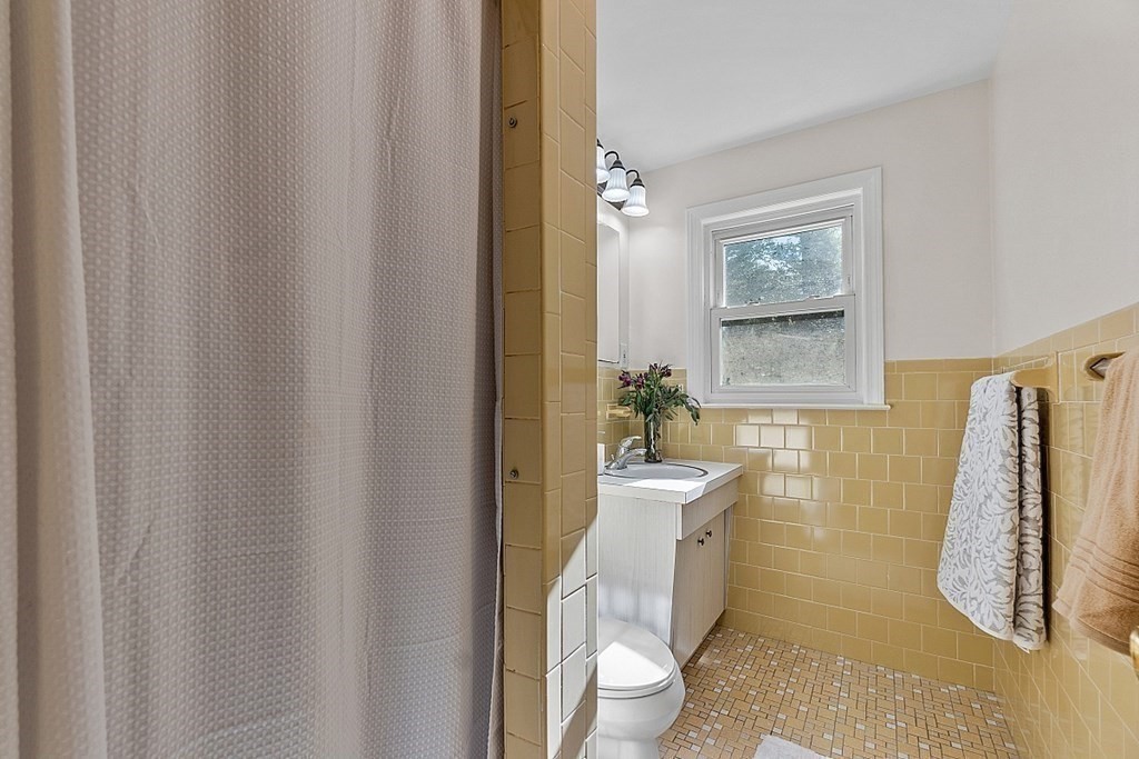 7 Sunnyside Ave Property Photo 16