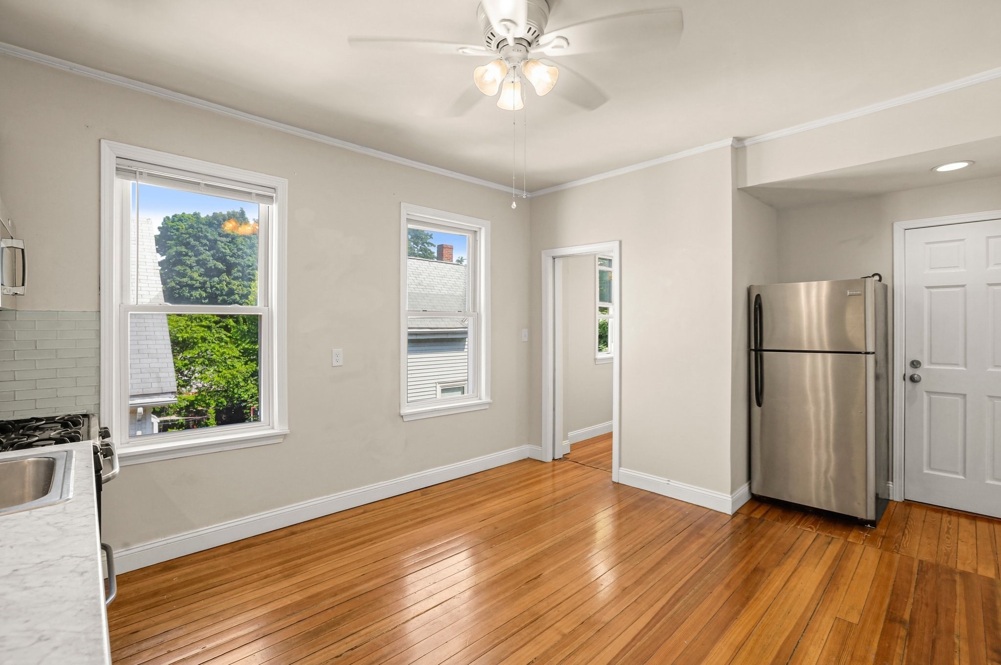 17 Farquhar # 3 Property Photo 16