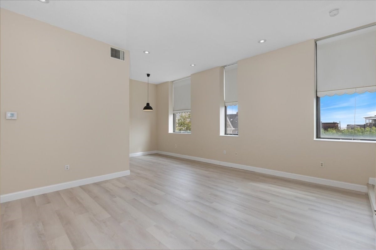 15 Ocean Ave # 203 Property Photo 8