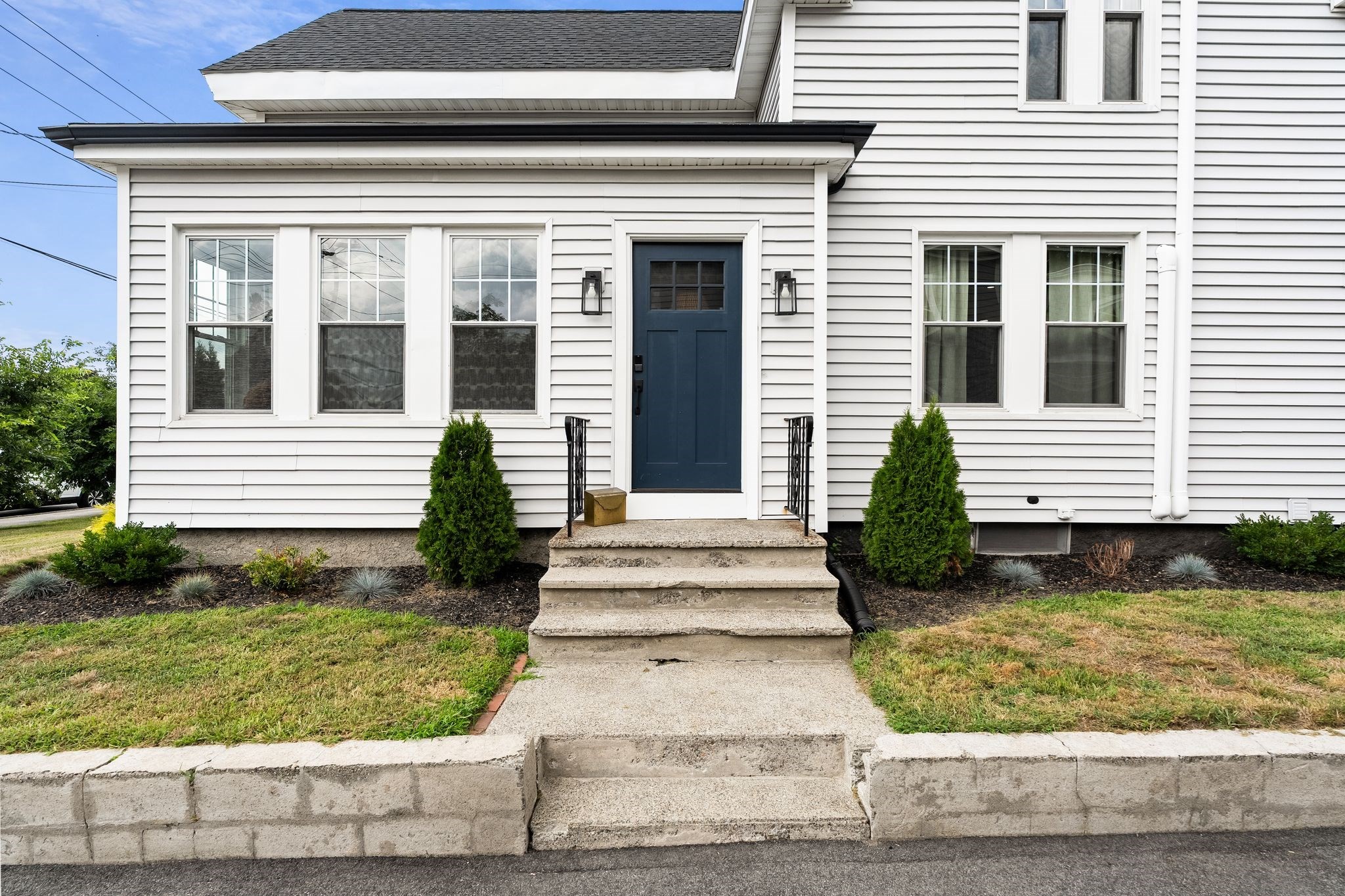 75 Sea Street Property Photo 2