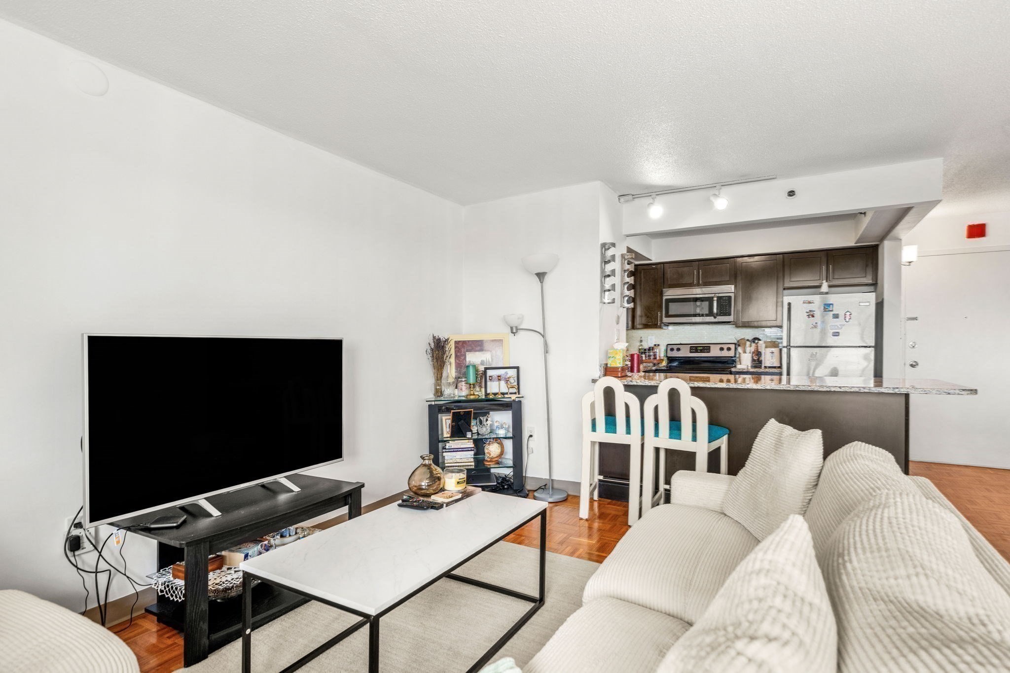 1025 Hancock St # 13b Property Photo 12