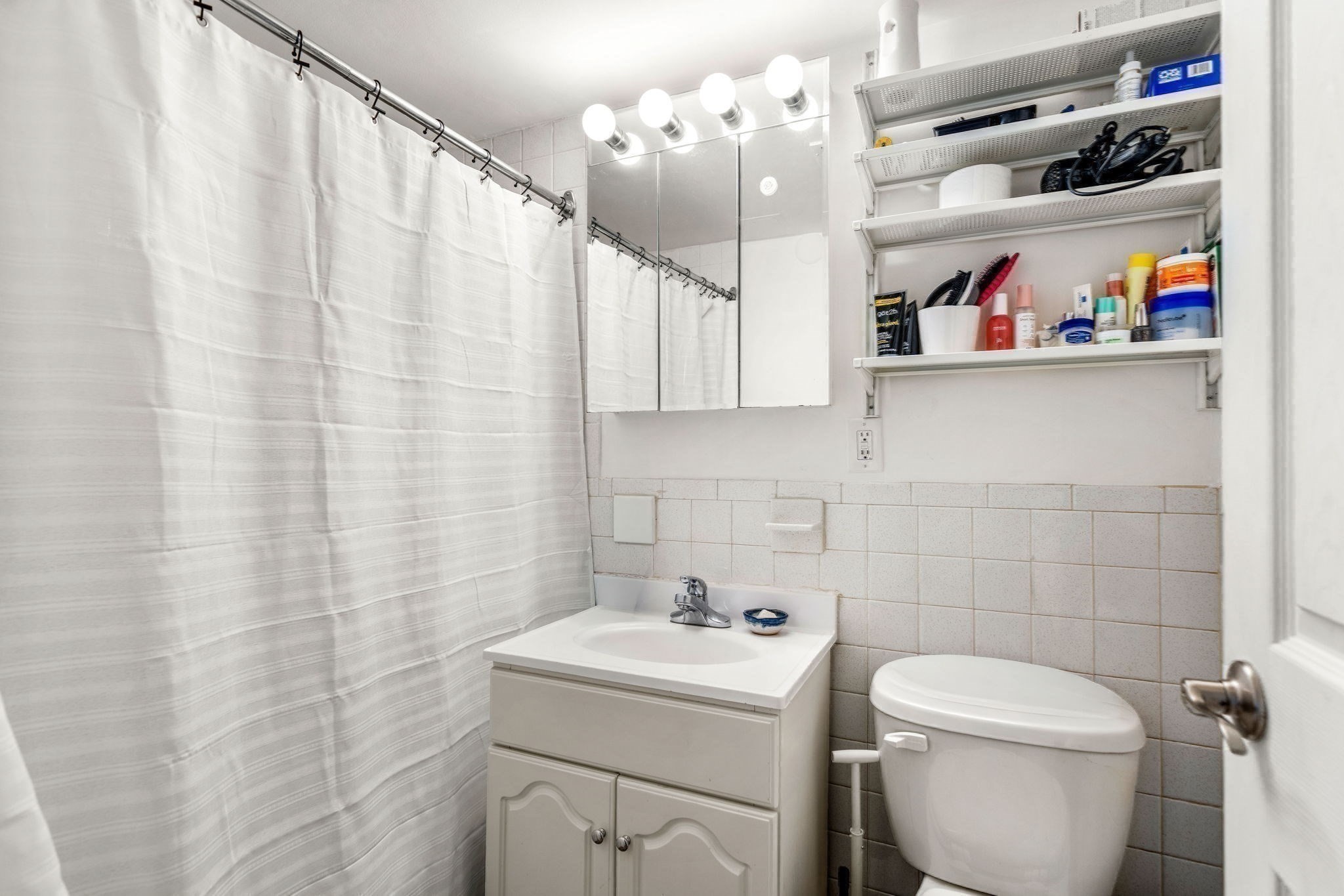 1025 Hancock St # 13b Property Photo 15