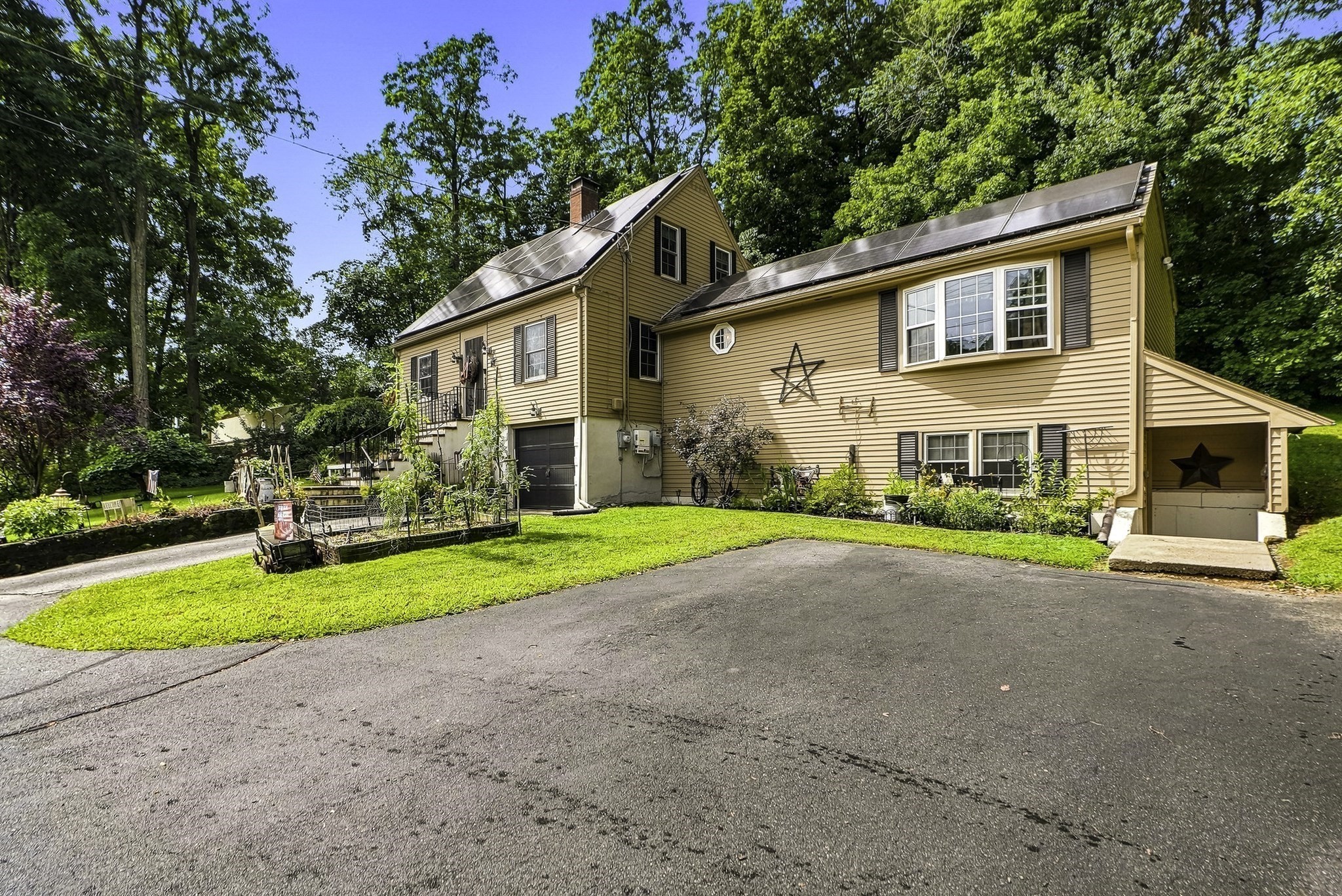 138 Purchase St Property Photo 2