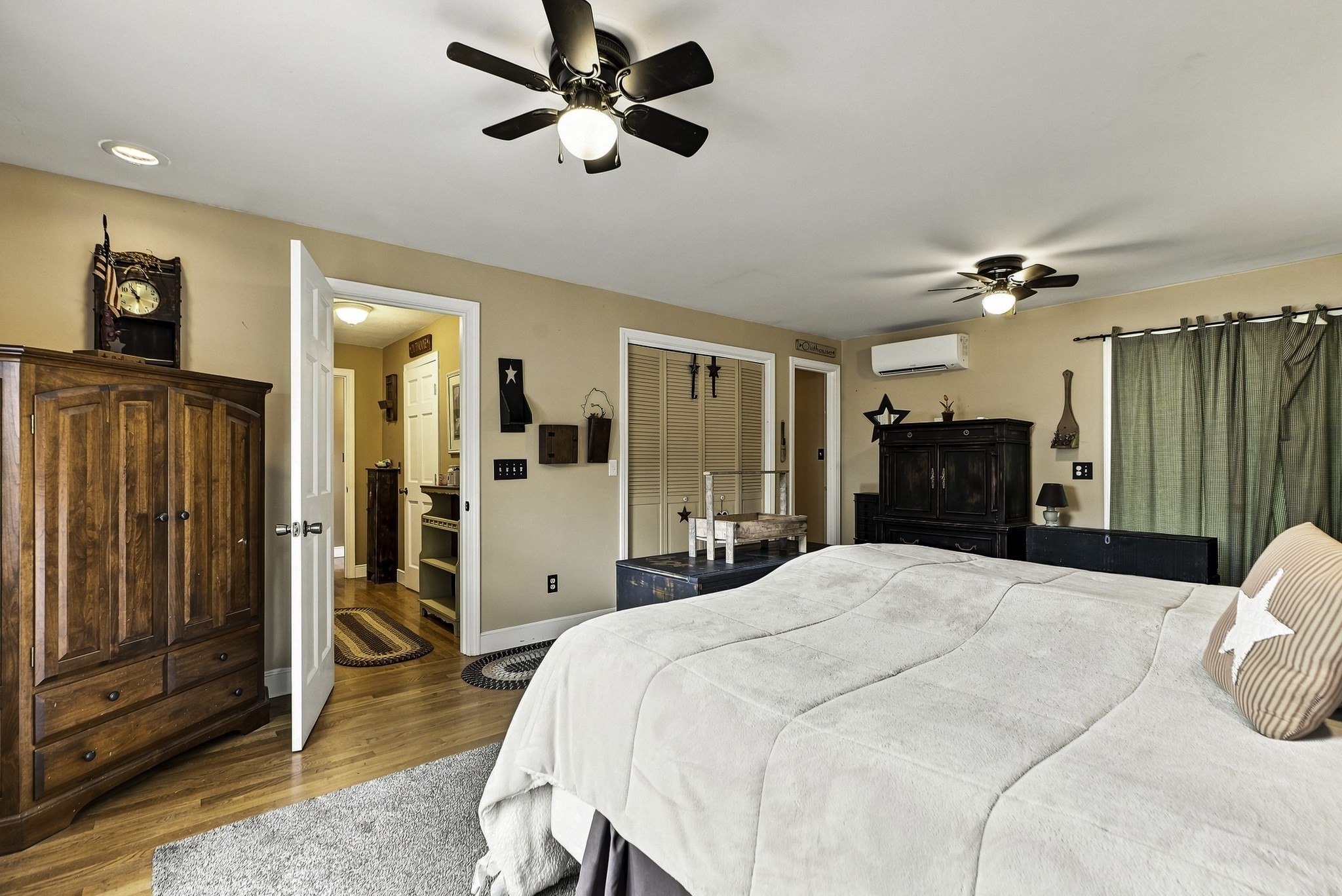 138 Purchase St Property Photo 15