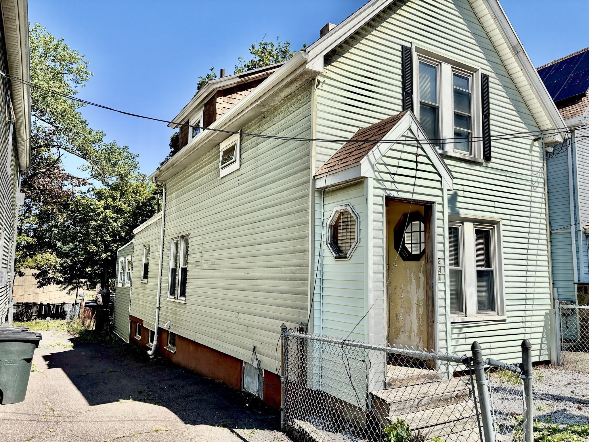 241 Webster Ave Property Photo 1