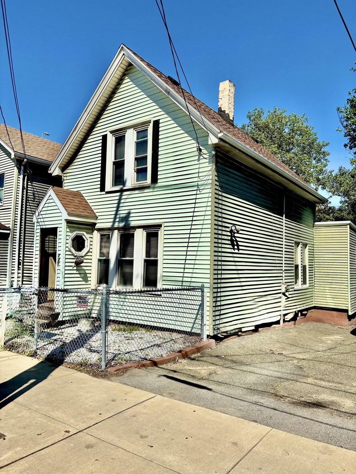 241 Webster Ave Property Photo 2