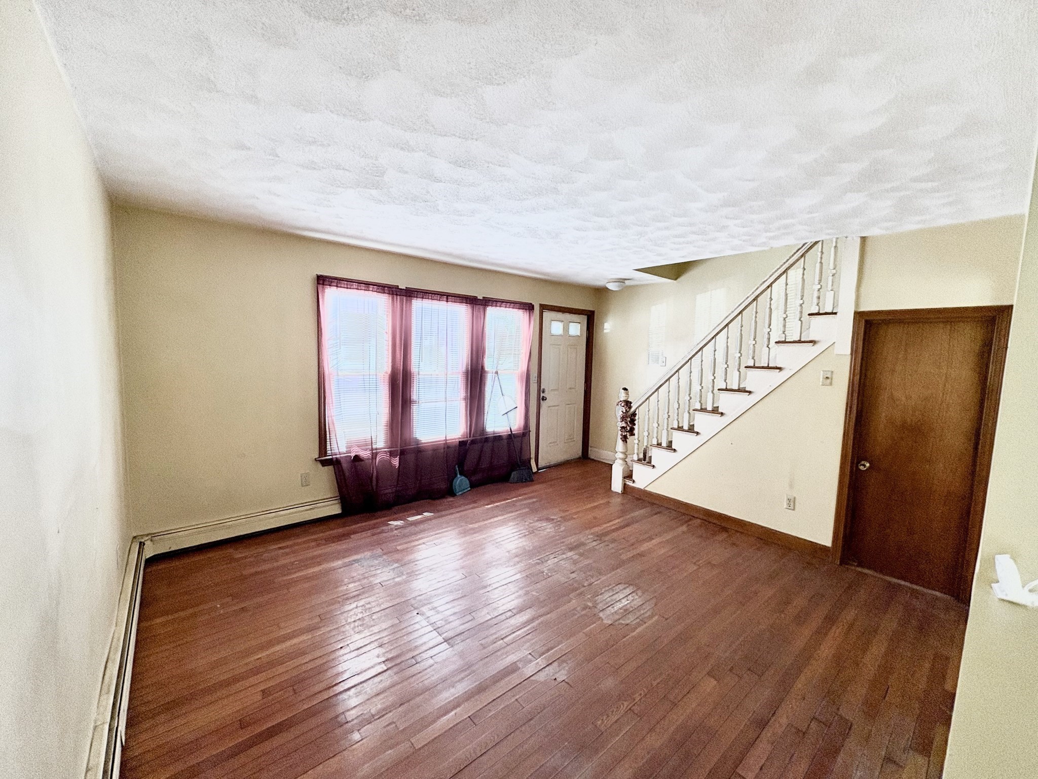 241 Webster Ave Property Photo 5