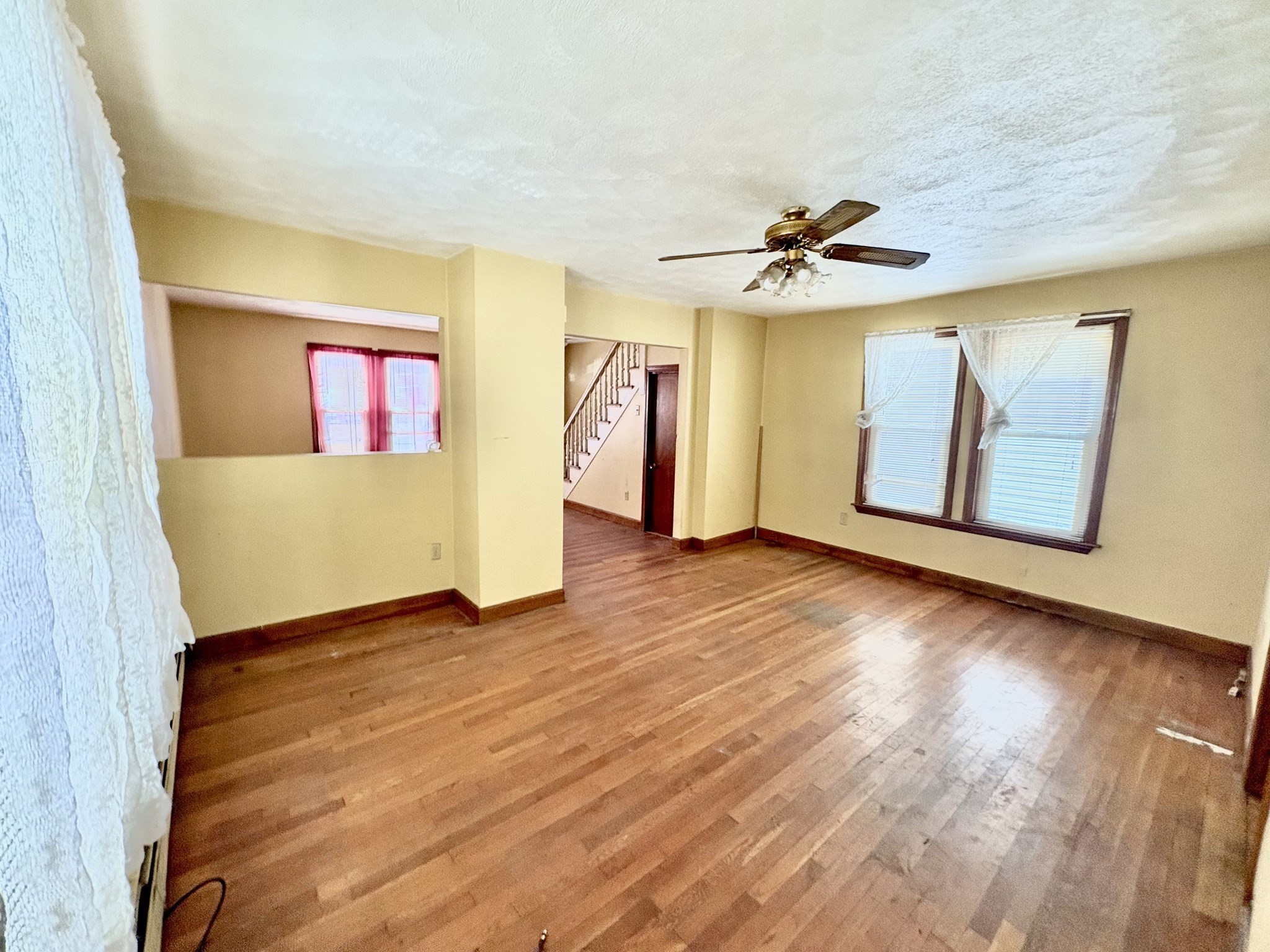 241 Webster Ave Property Photo 6