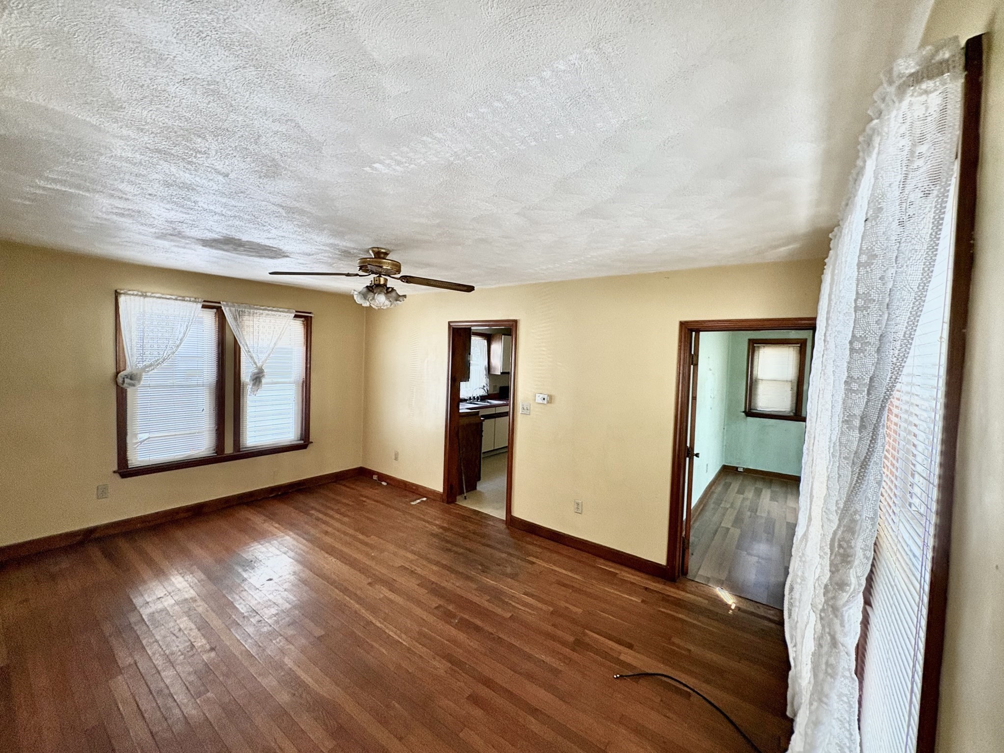 241 Webster Ave Property Photo 8
