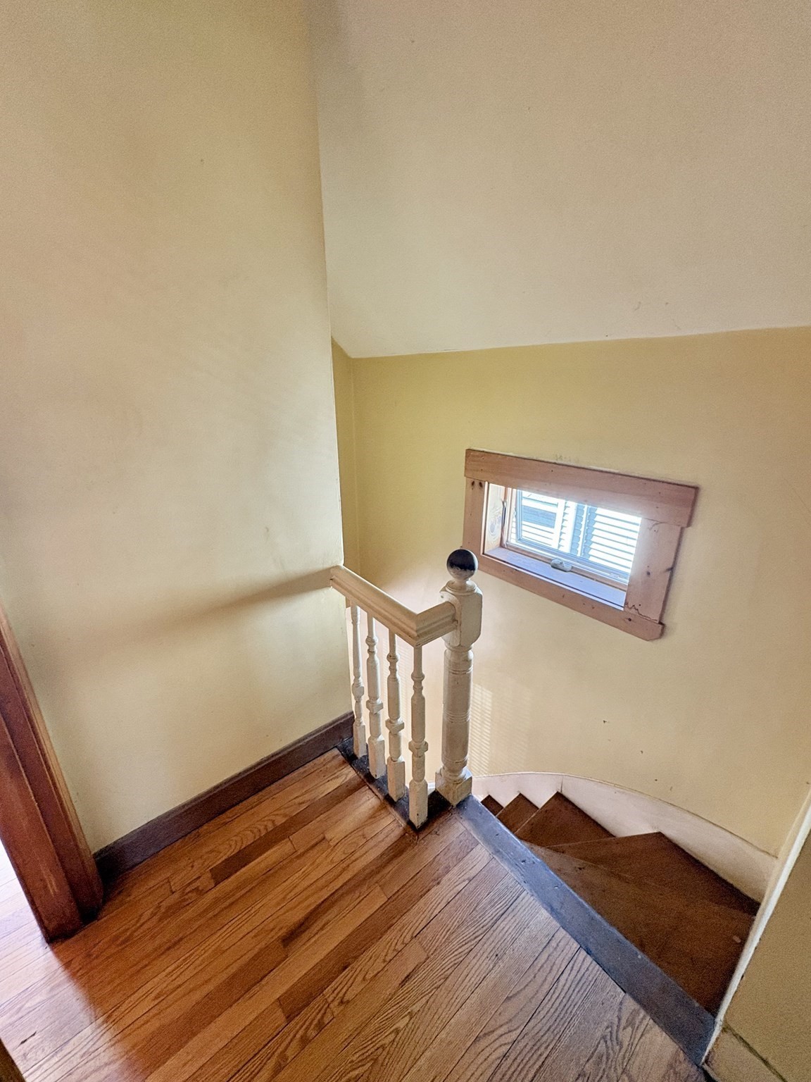 241 Webster Ave Property Photo 17