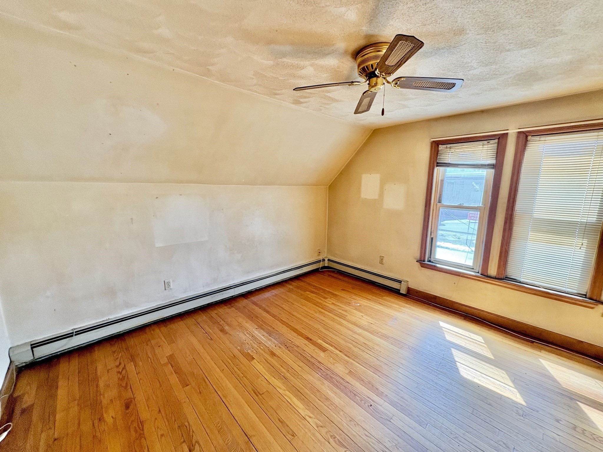 241 Webster Ave Property Photo 18