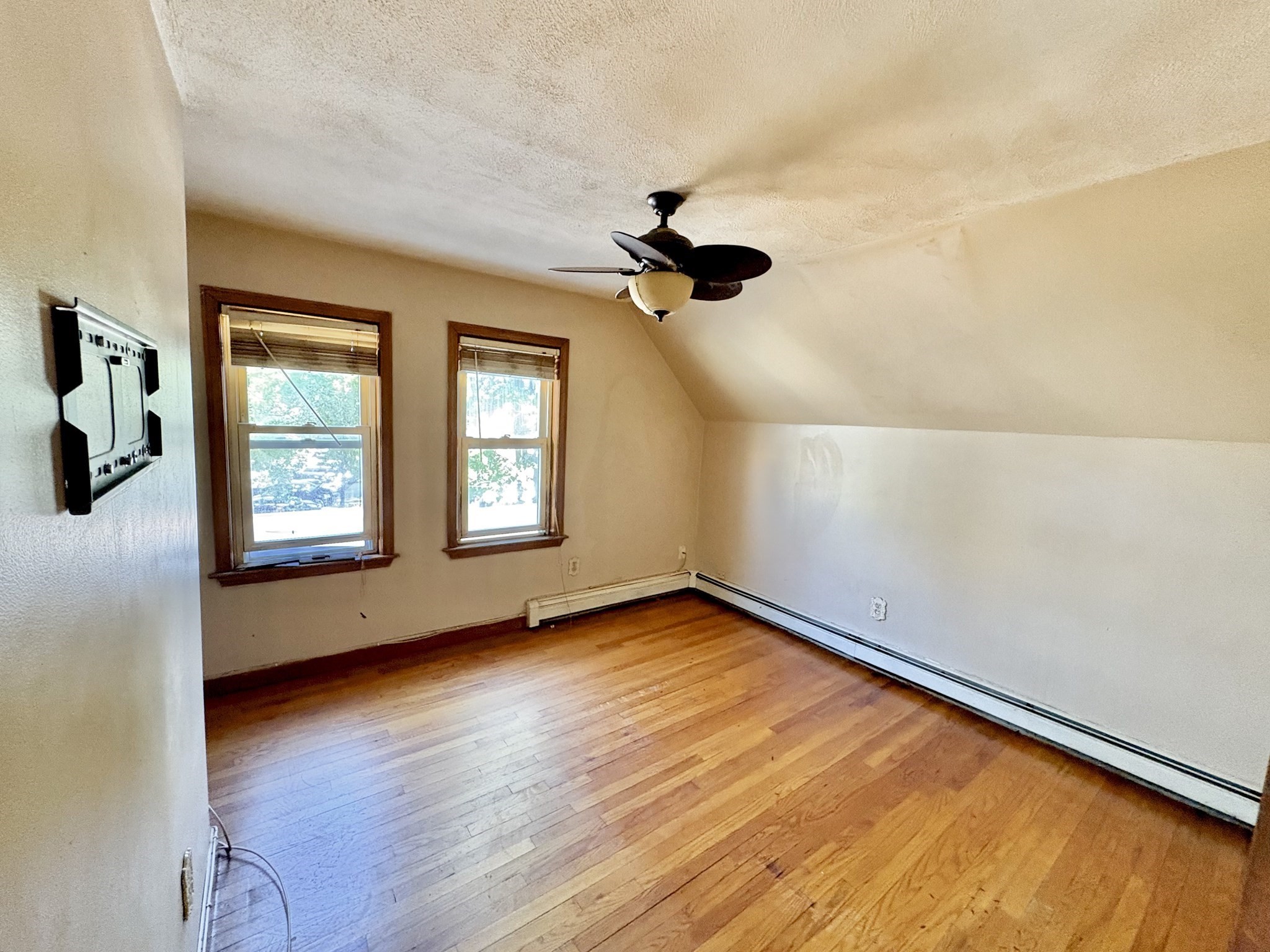 241 Webster Ave Property Photo 20