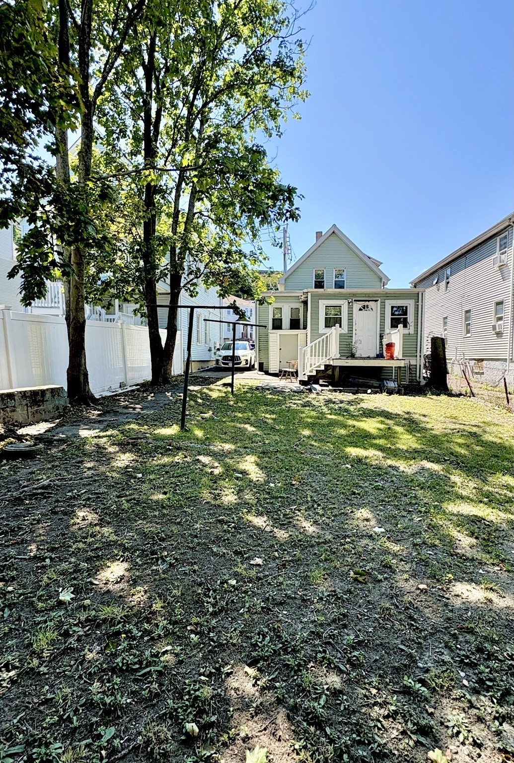 241 Webster Ave Property Photo 23