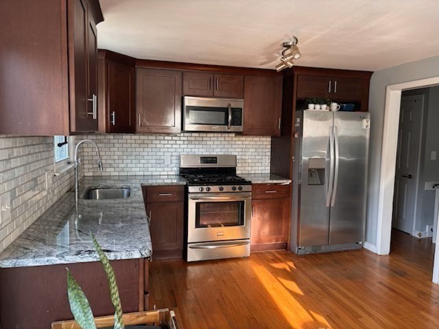 1169 W Elm St Ext Property Photo 3