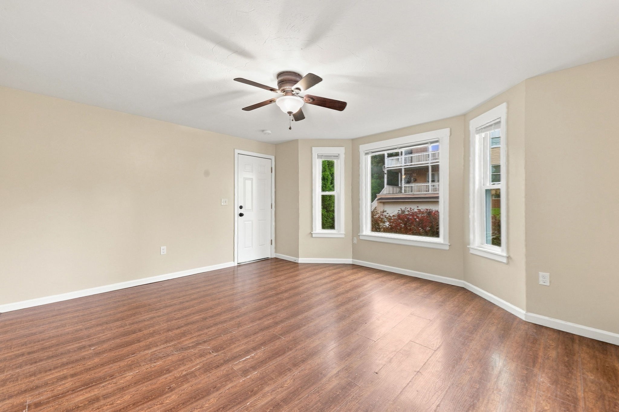 27 Regan St Property Photo 6