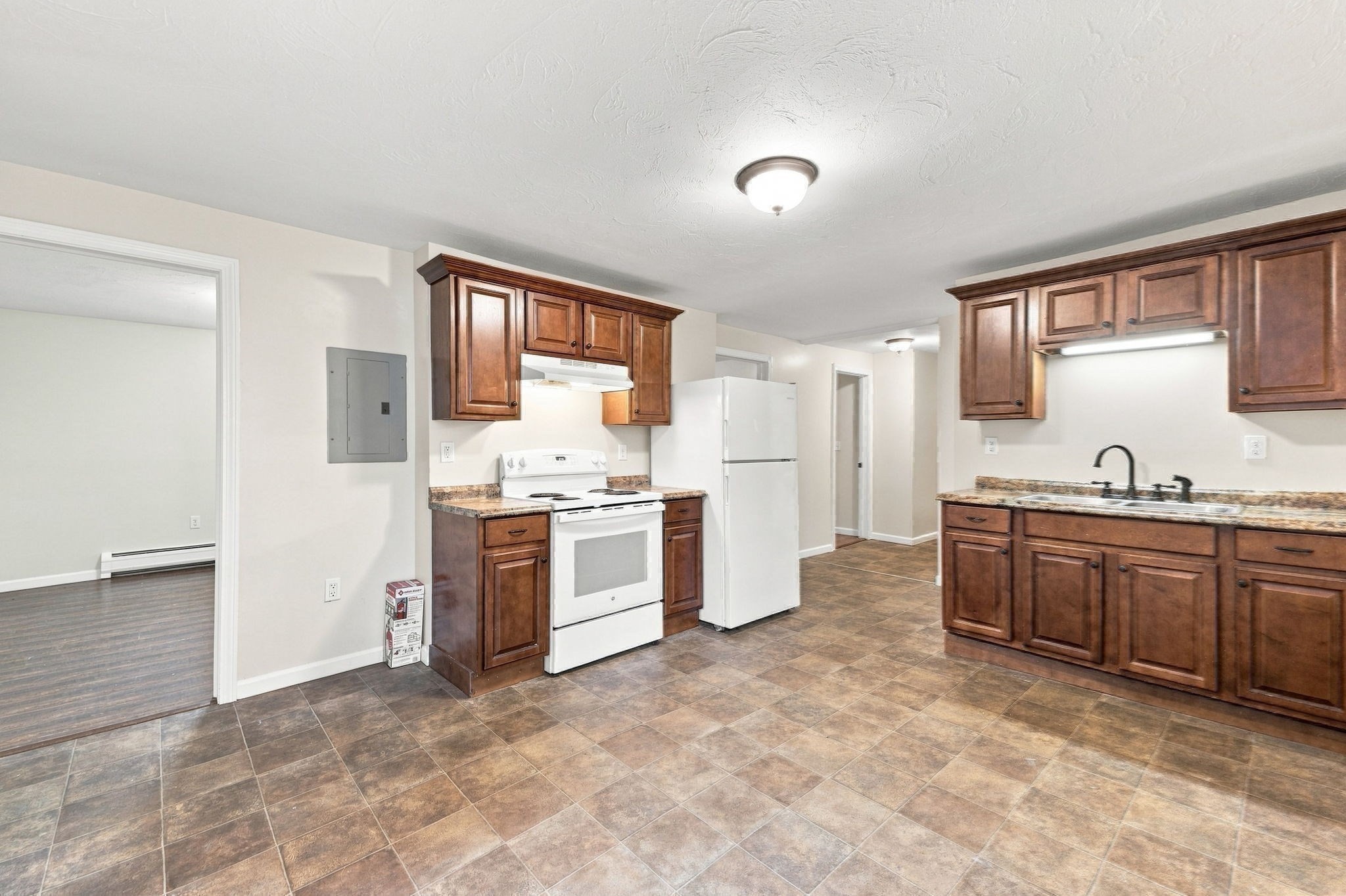 27 Regan St Property Photo 8